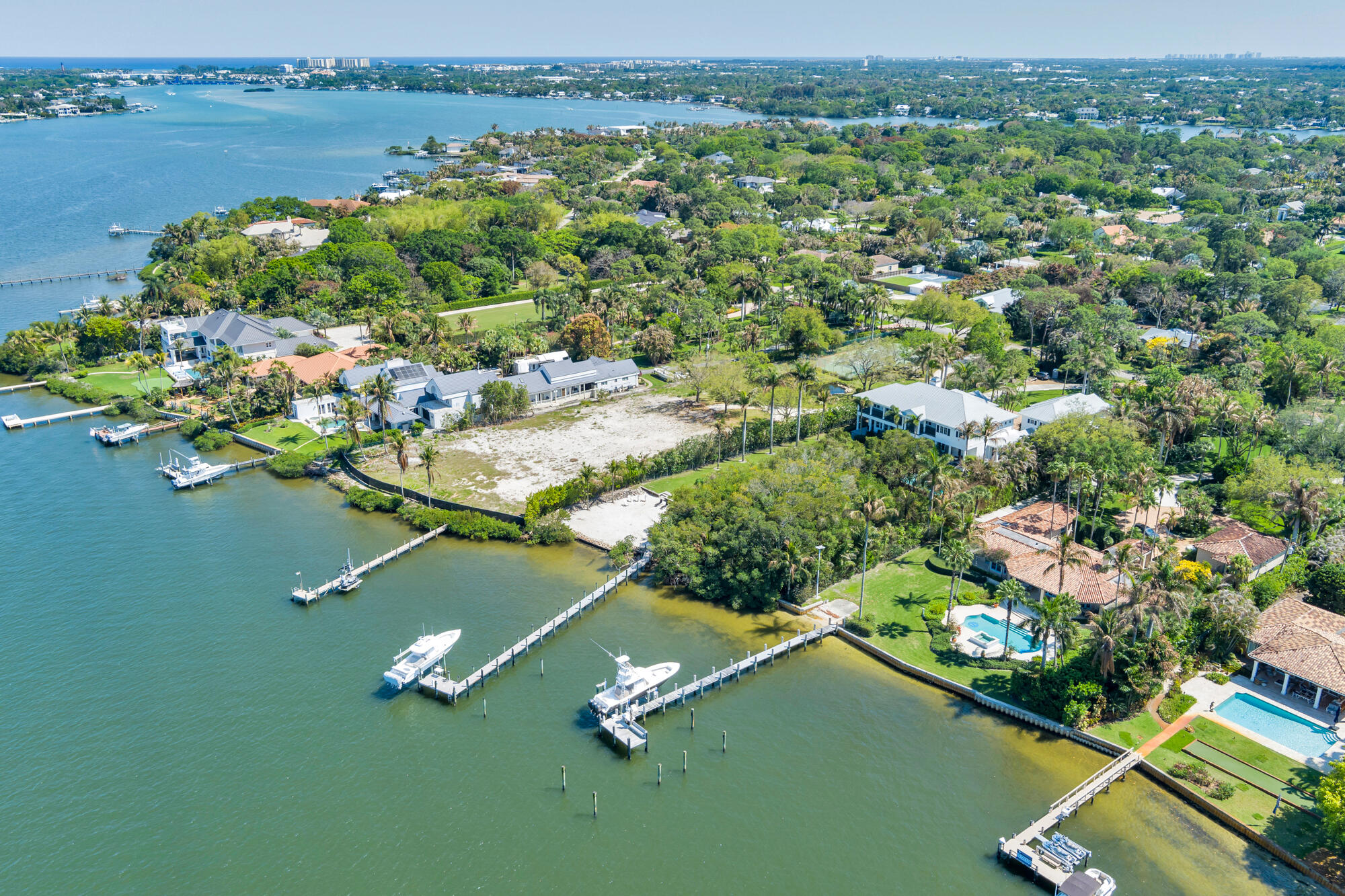5559 Pennock Point