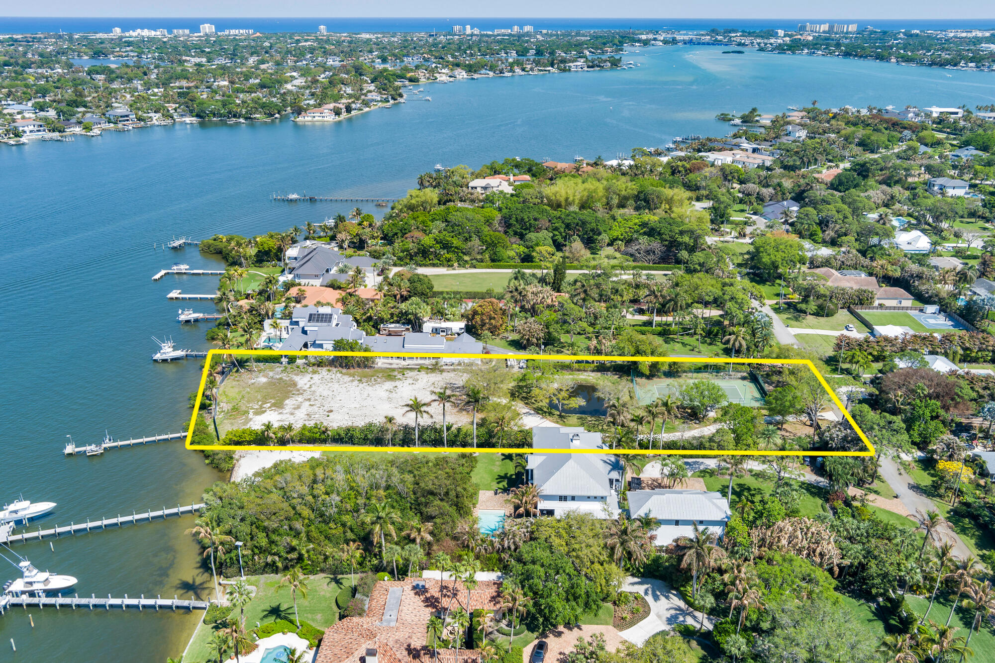 5559 Pennock Point