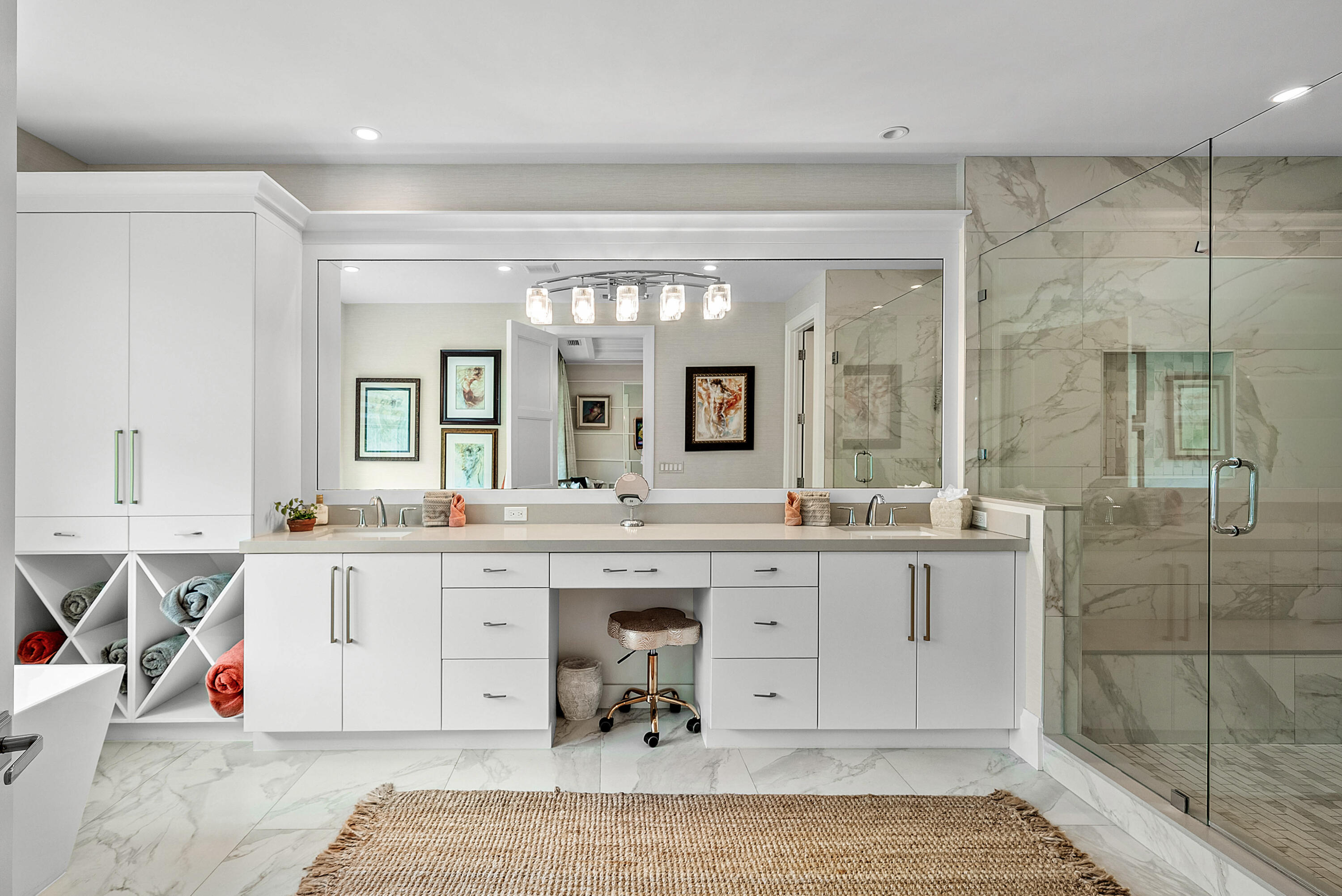 436 NE Wavecrest Way