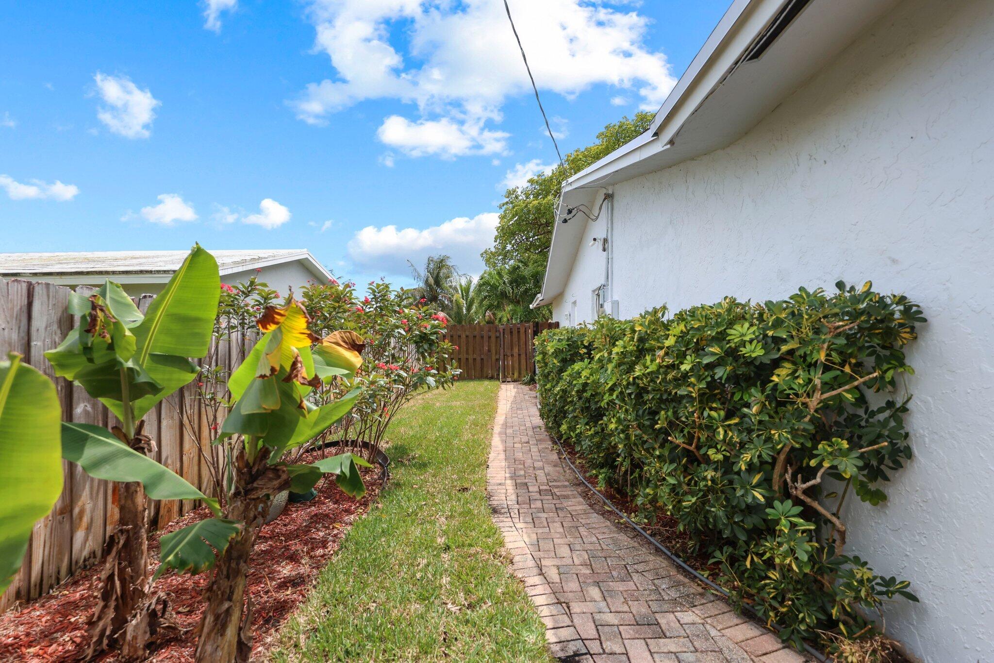 513 Curlew Road