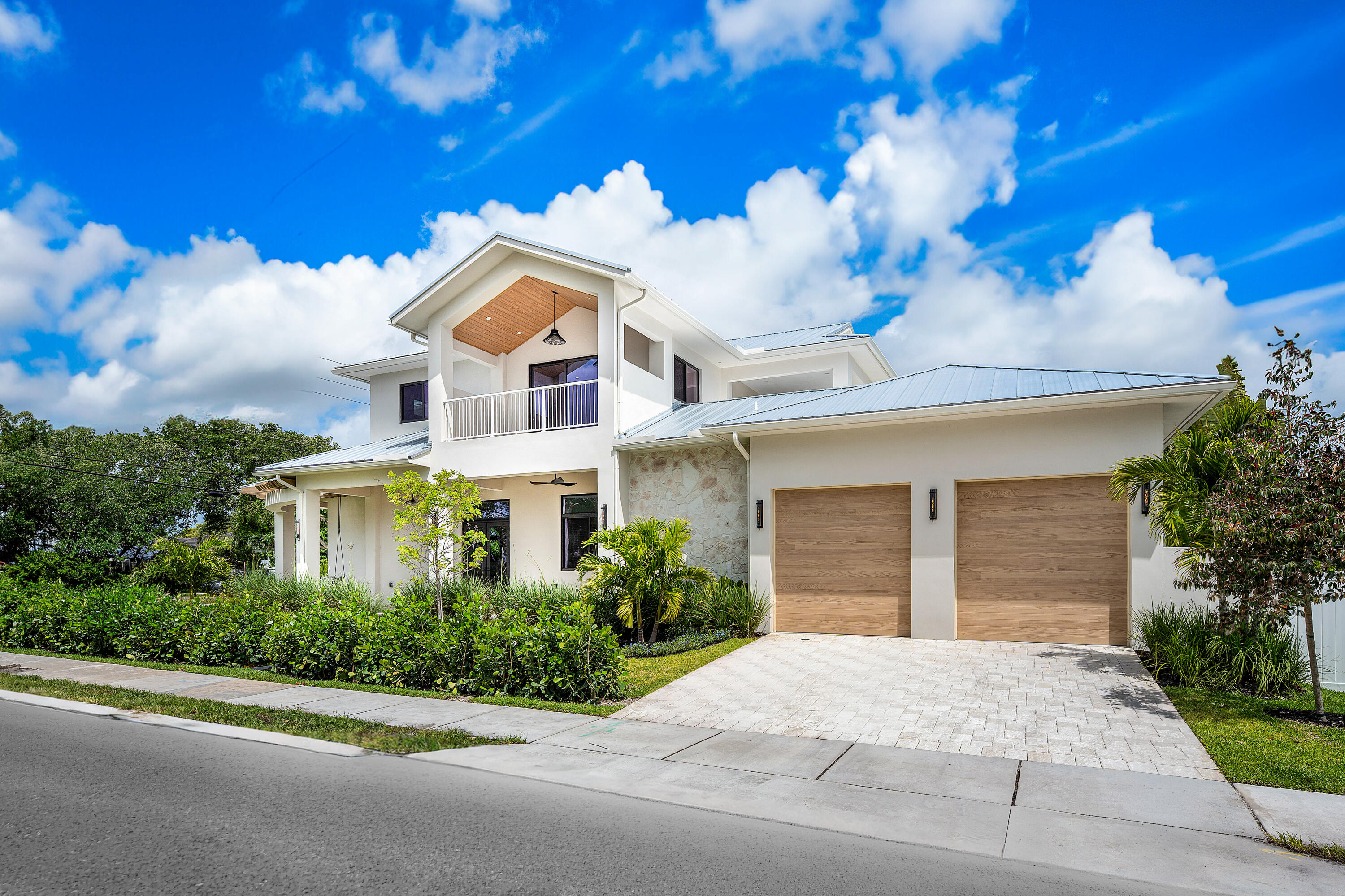 1701 N Swinton Avenue