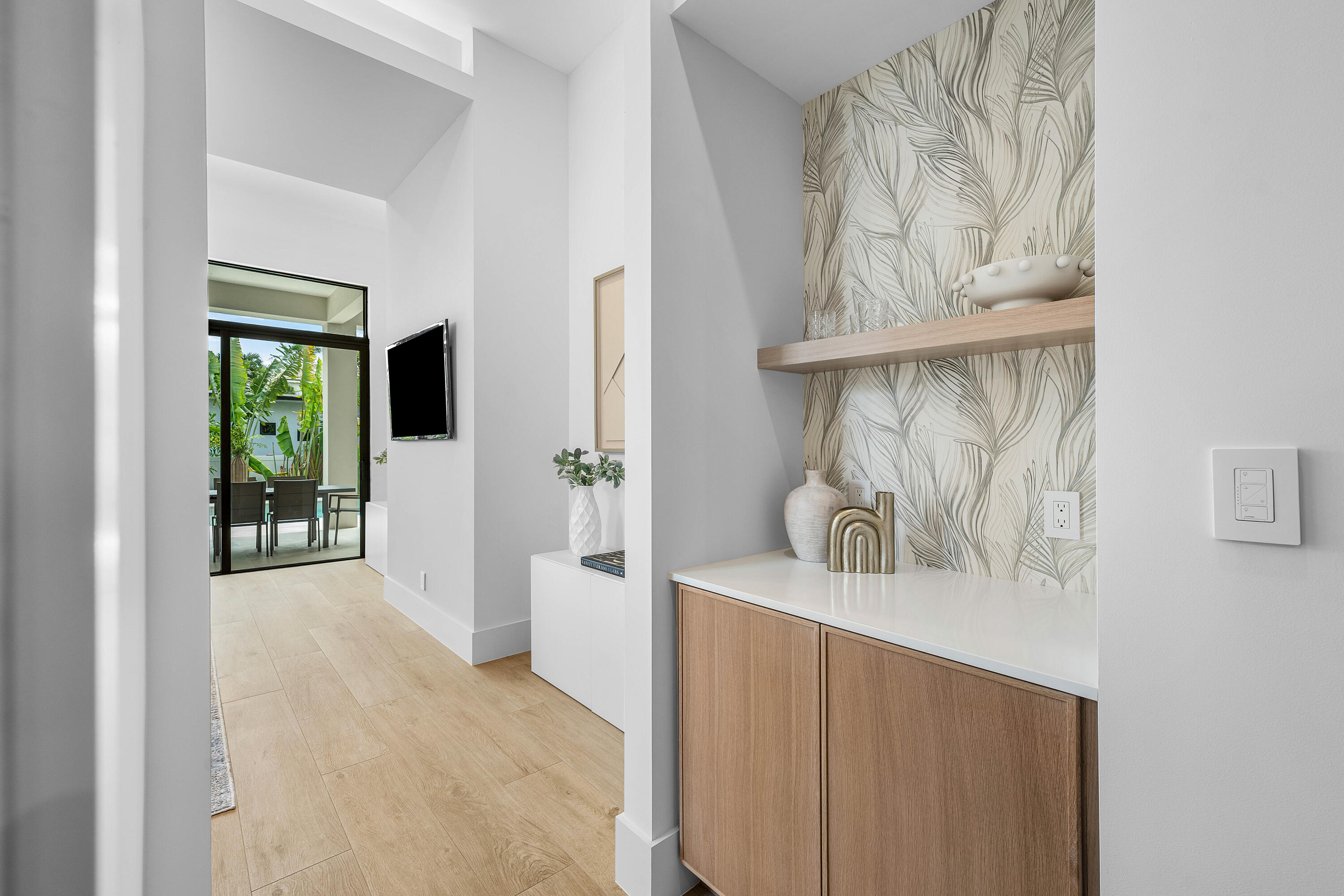 1701 N Swinton Avenue