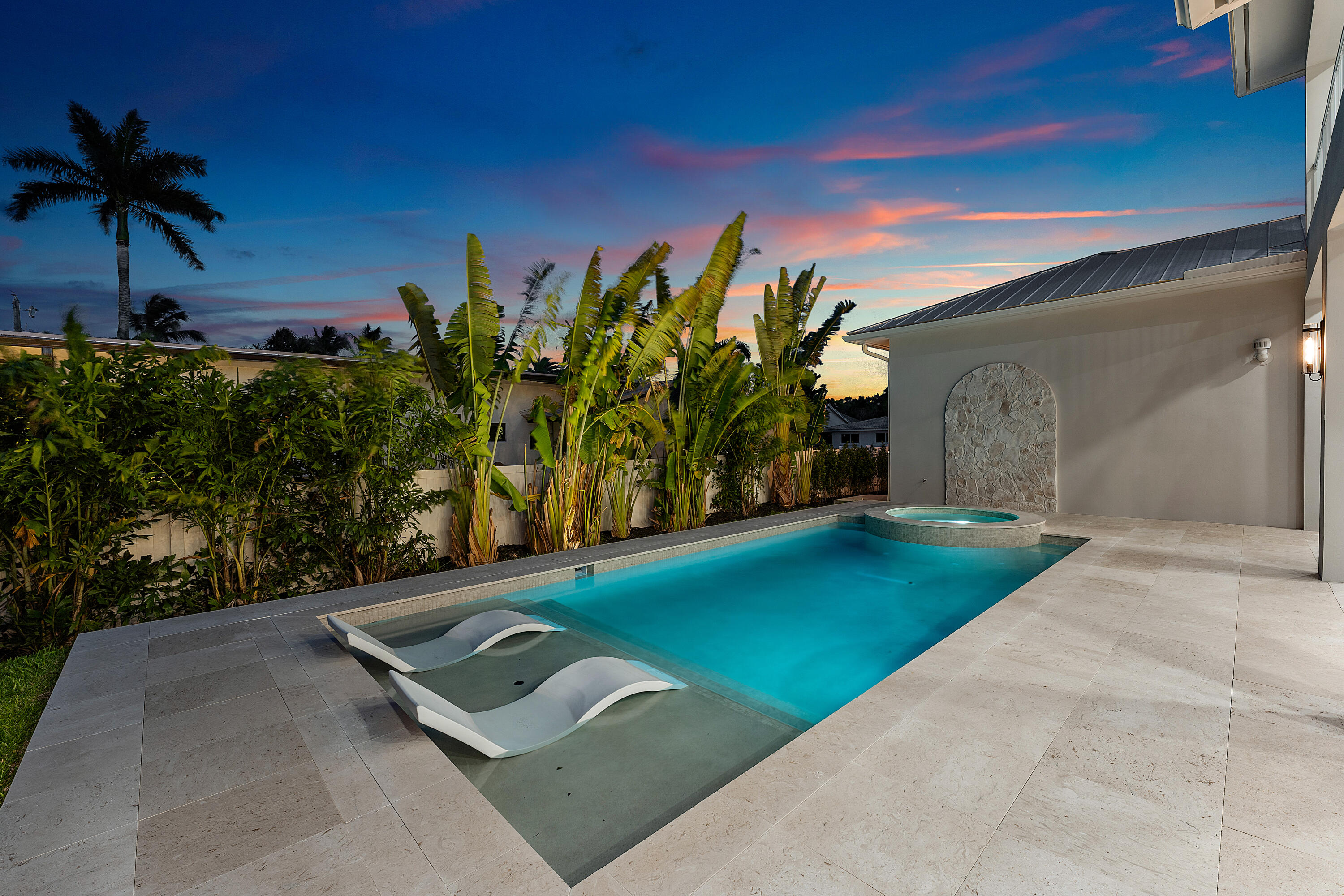 1701 N Swinton Avenue