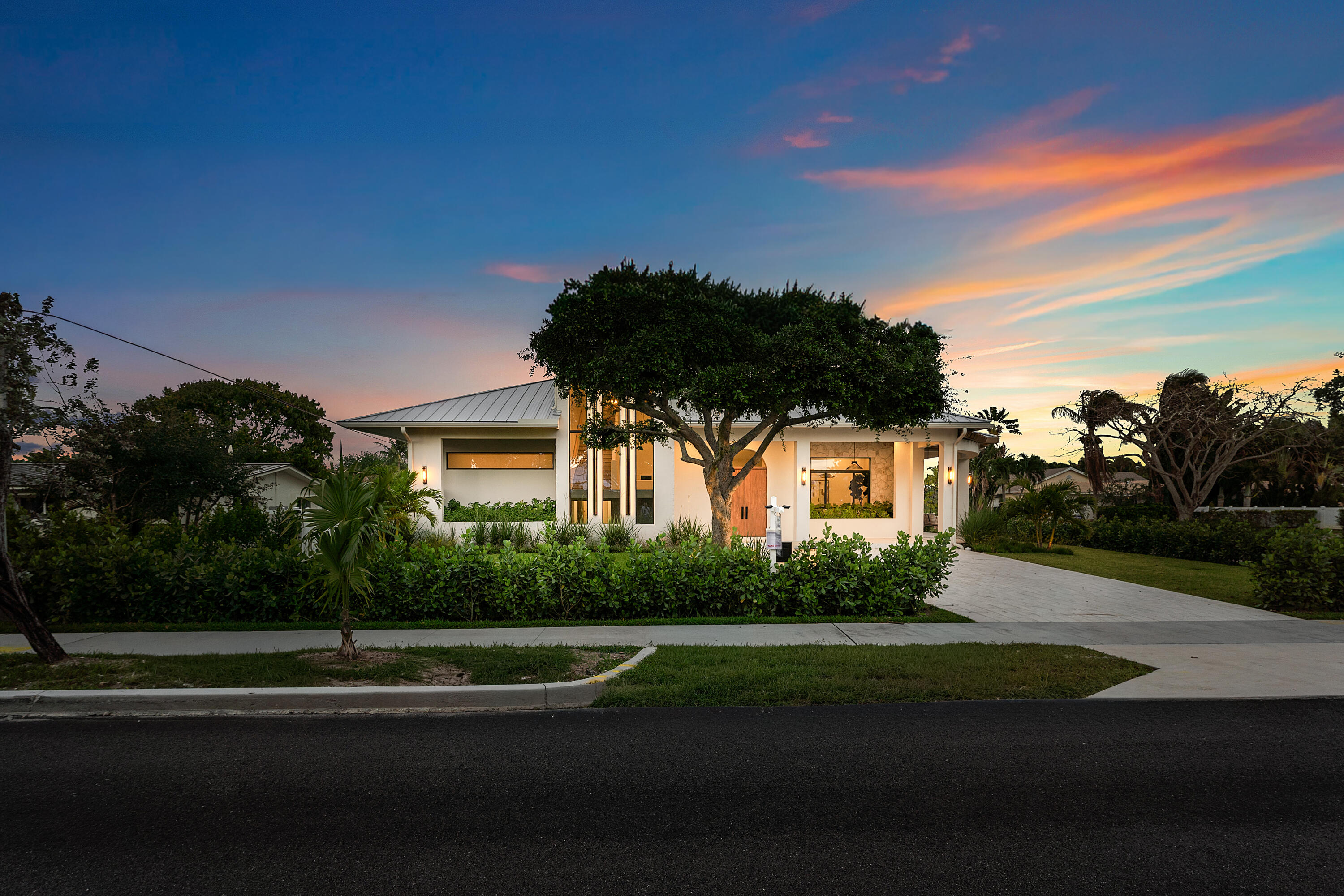 1701 N Swinton Avenue