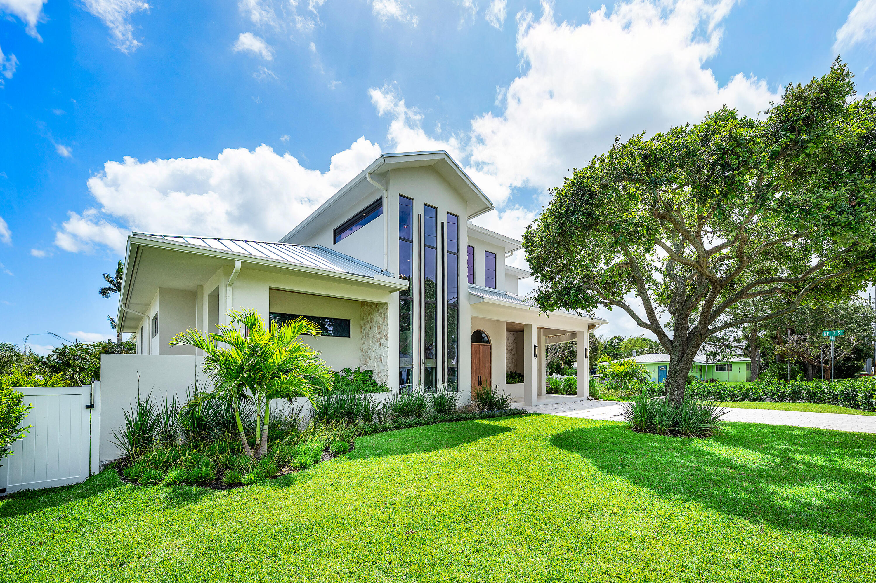 1701 N Swinton Avenue