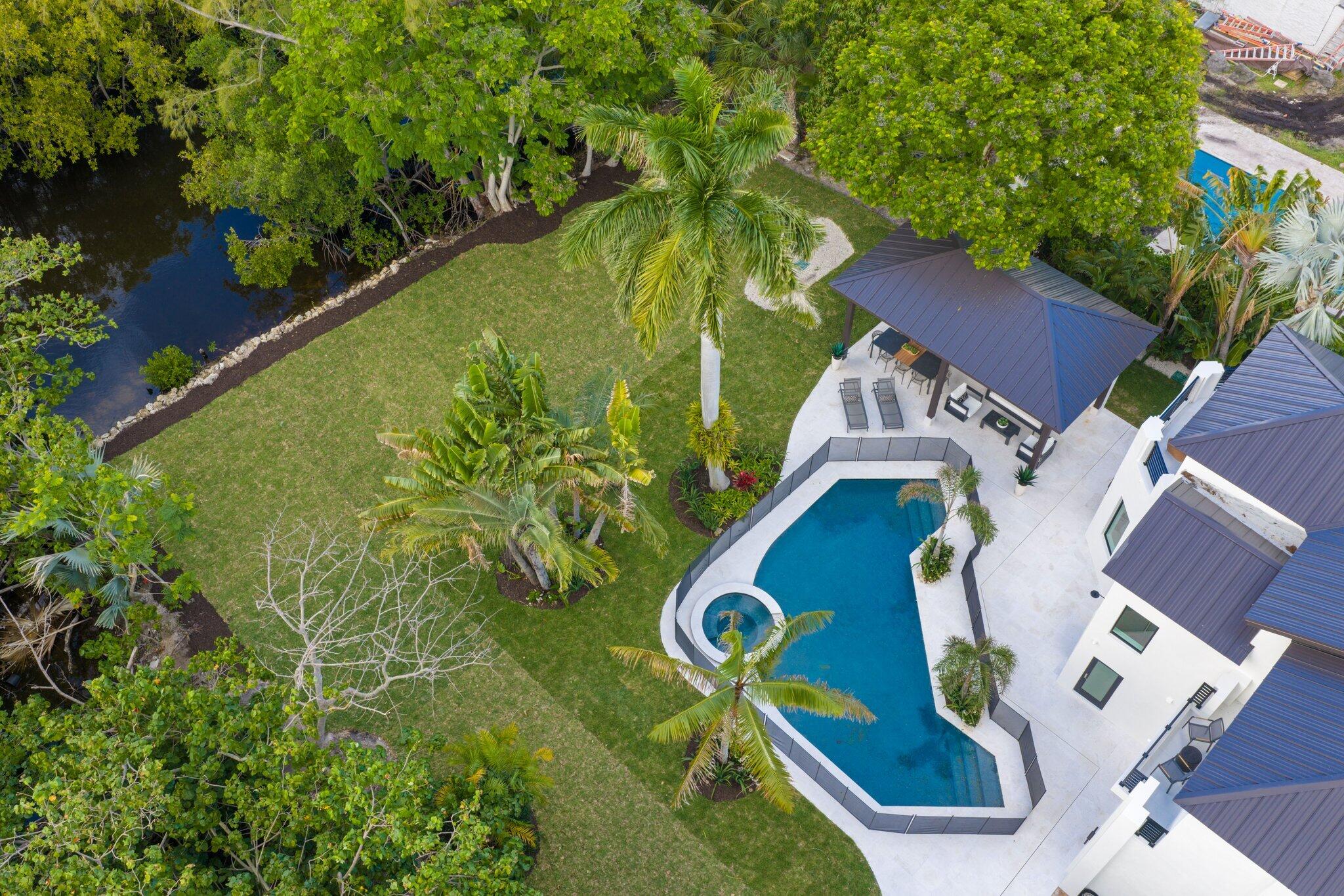 23 Coconut Lane