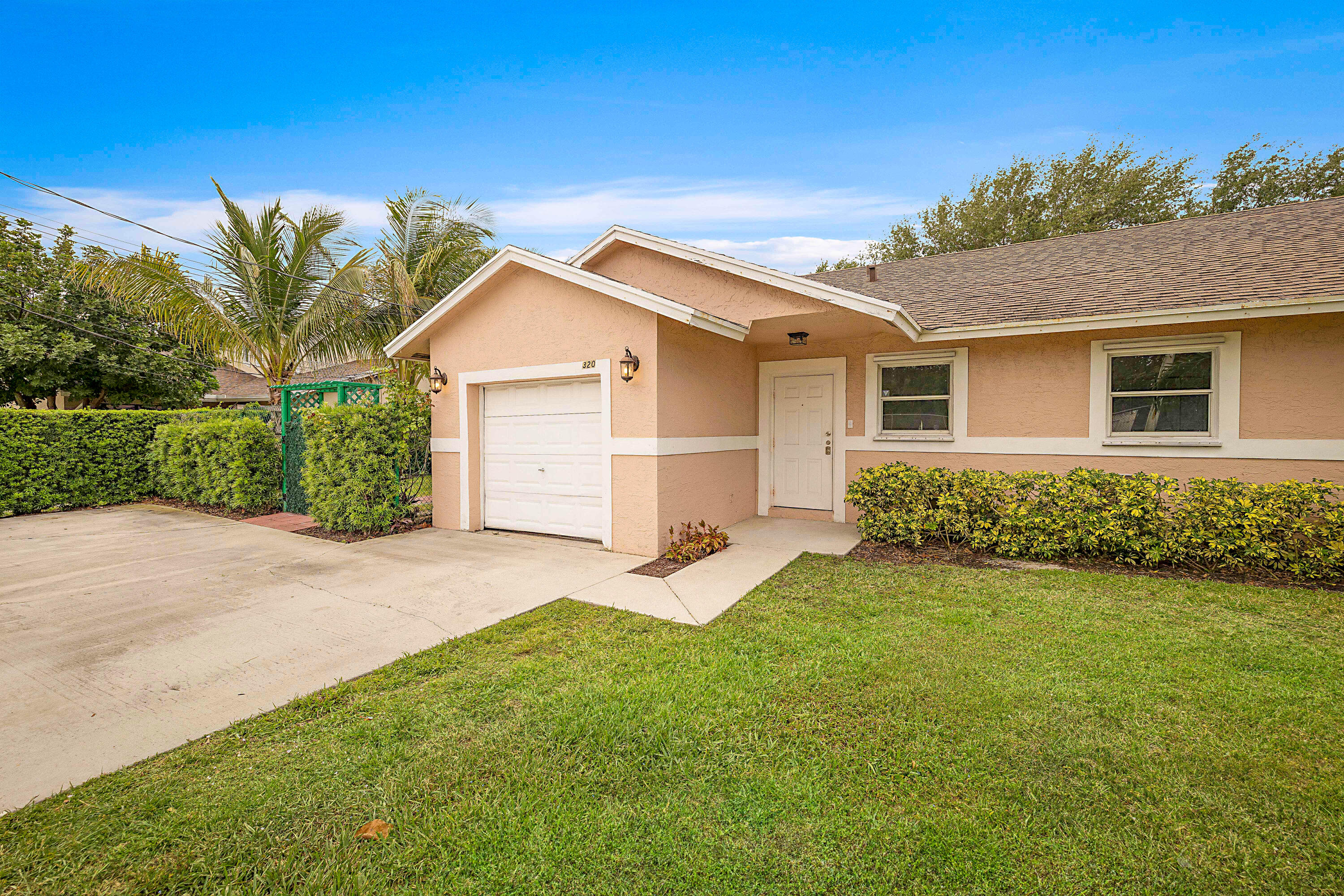 320 NE 42nd Street