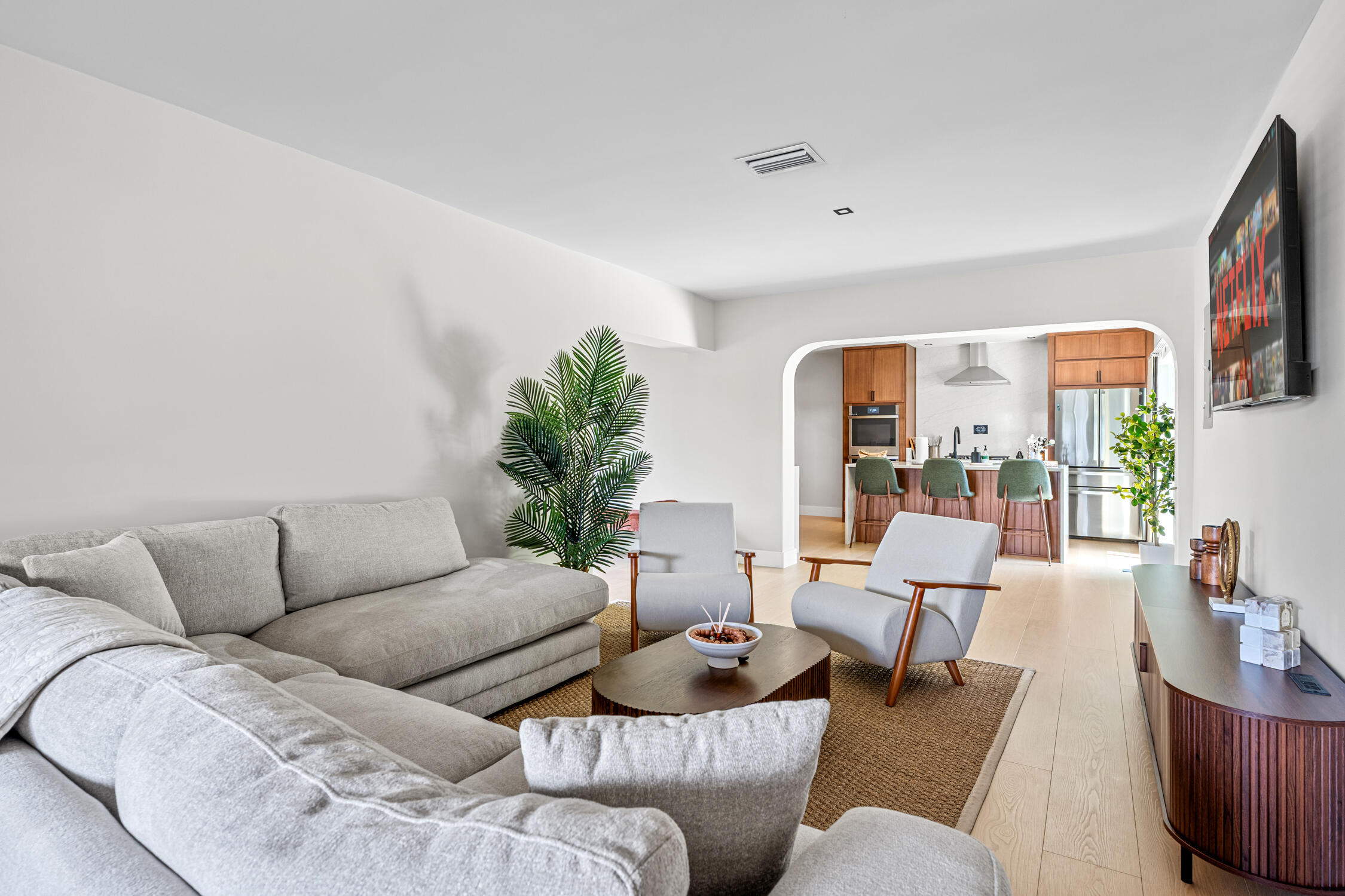 275 NE 16th Street