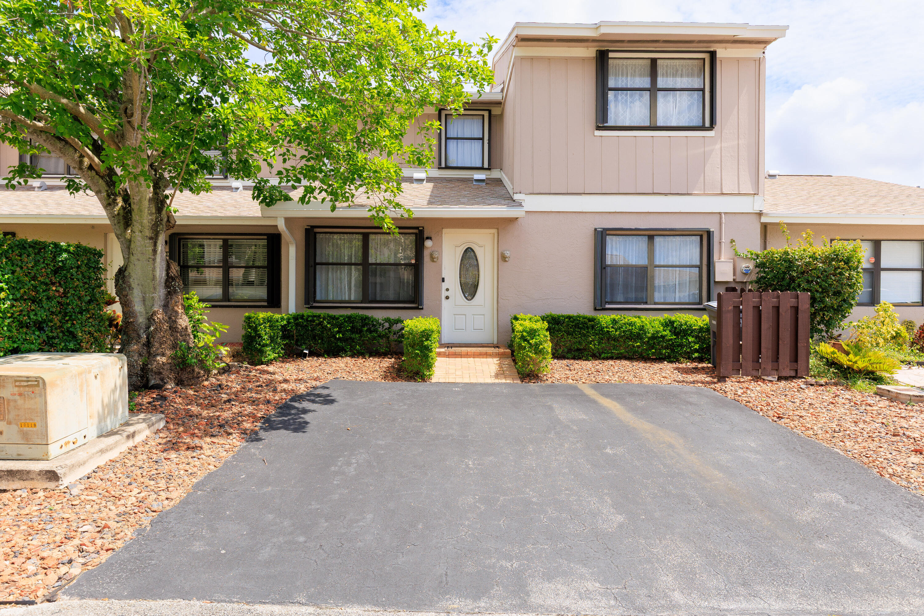 5241 Jog Lane
