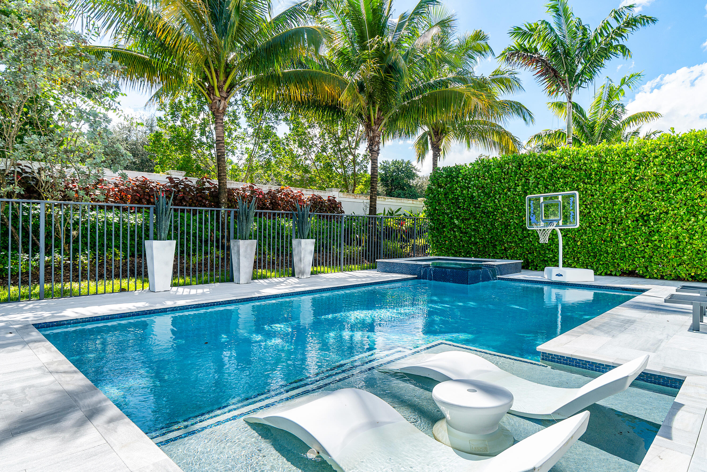 9006 Dulcetto Court