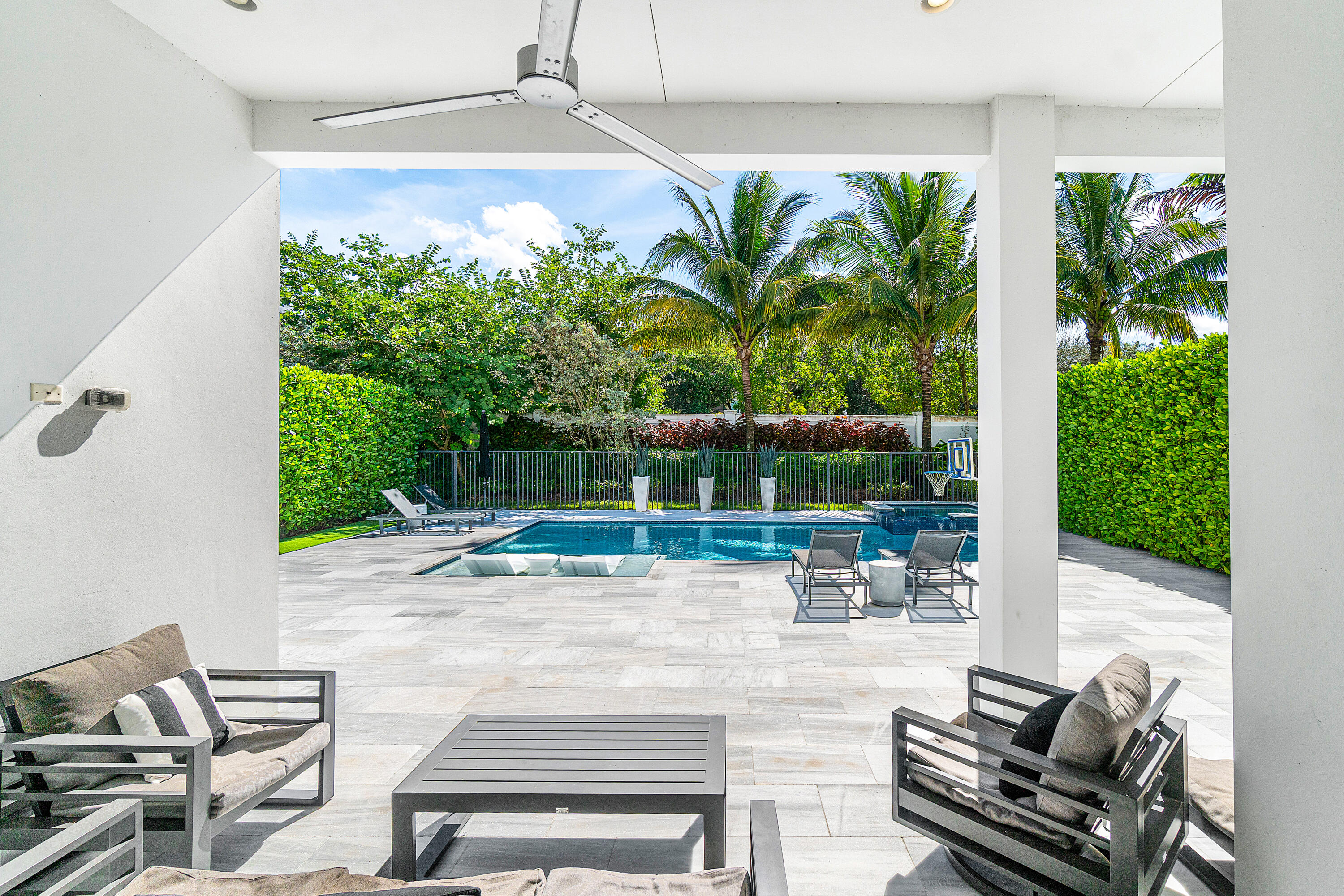 9006 Dulcetto Court