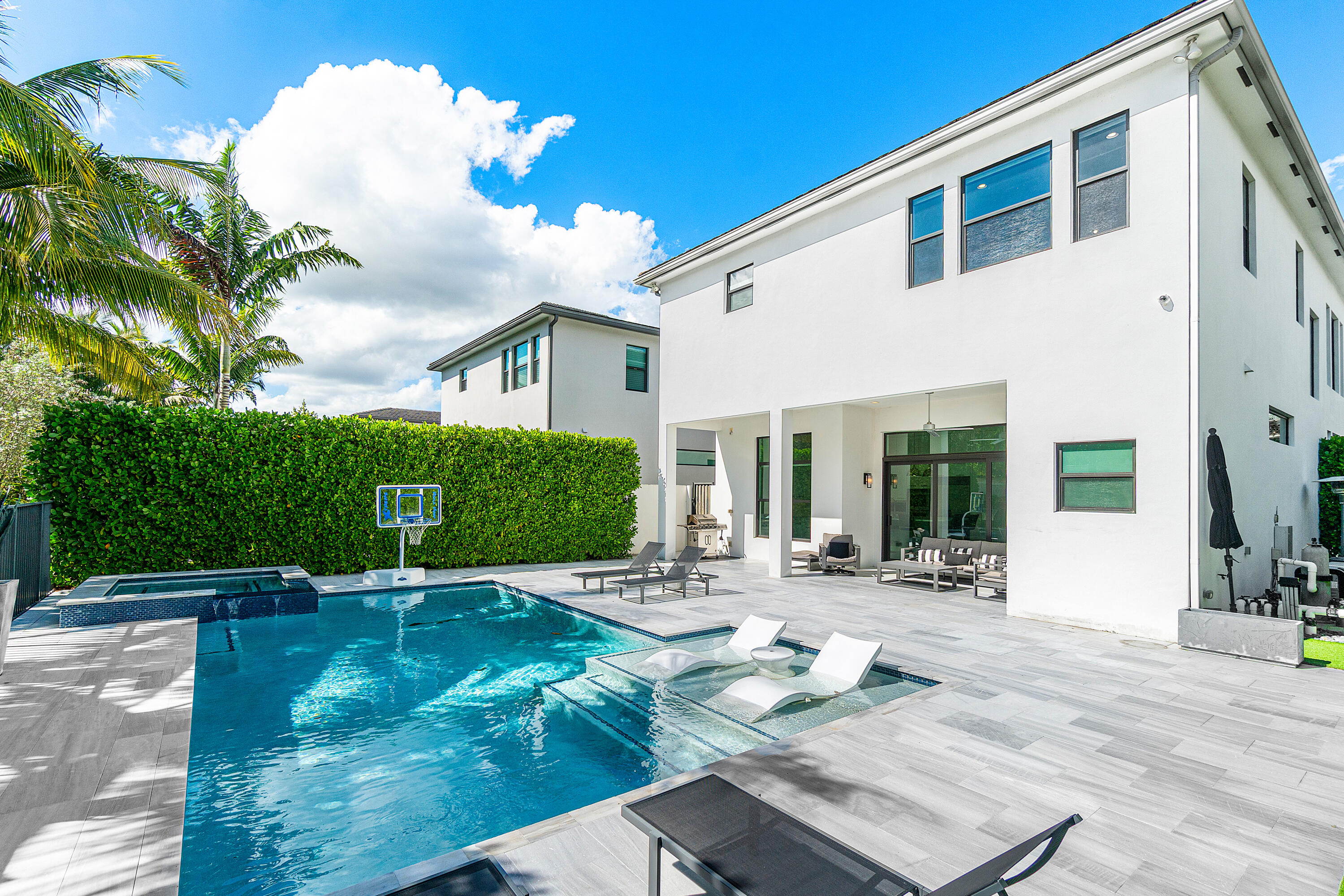 9006 Dulcetto Court