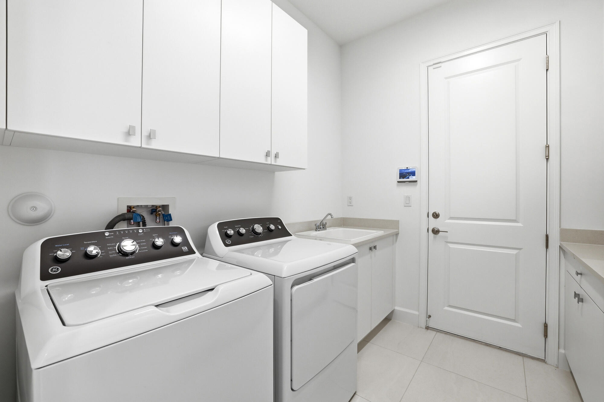9008 CORSICAN FINCH Court