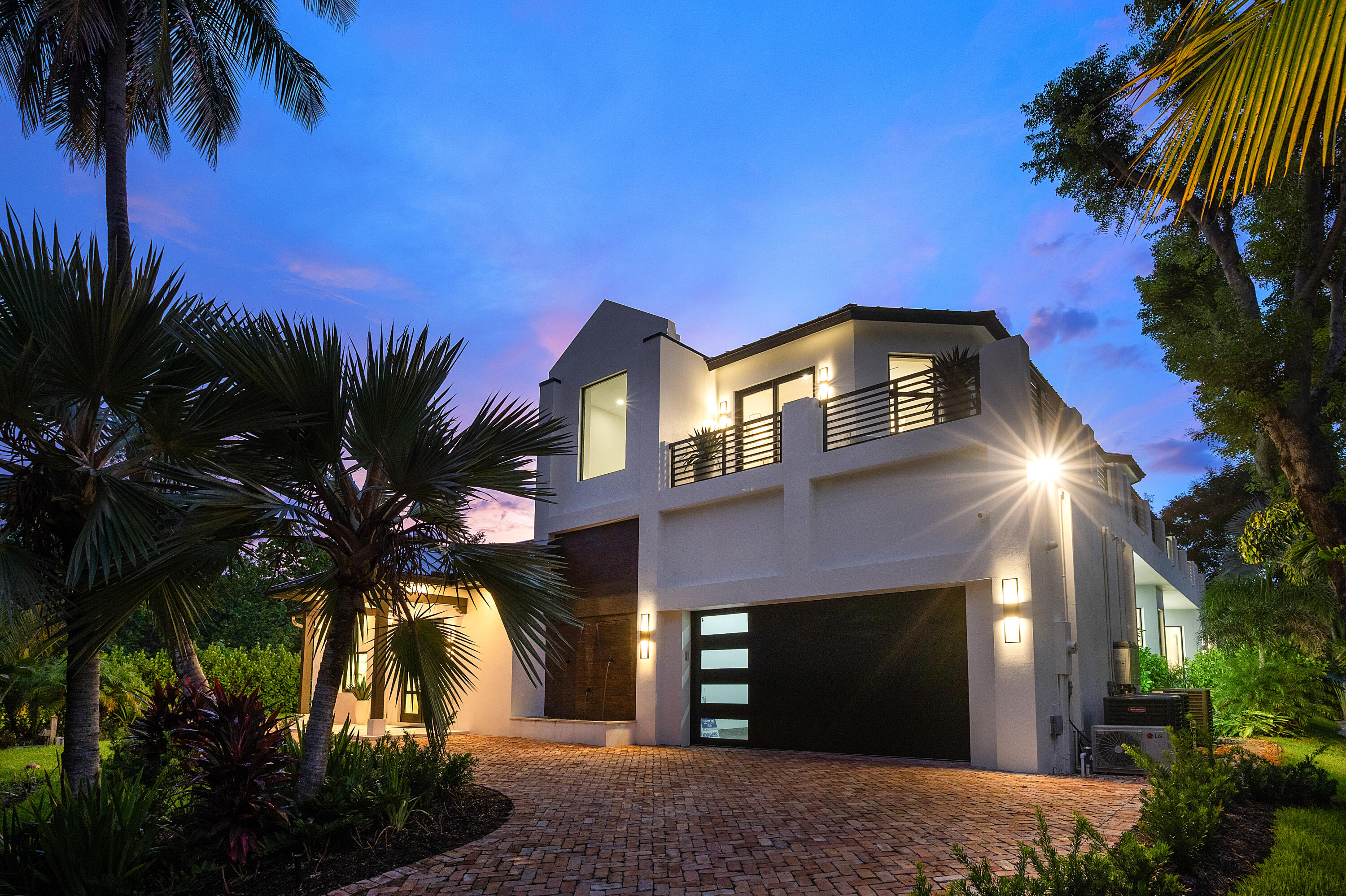 23 COCONUT Lane