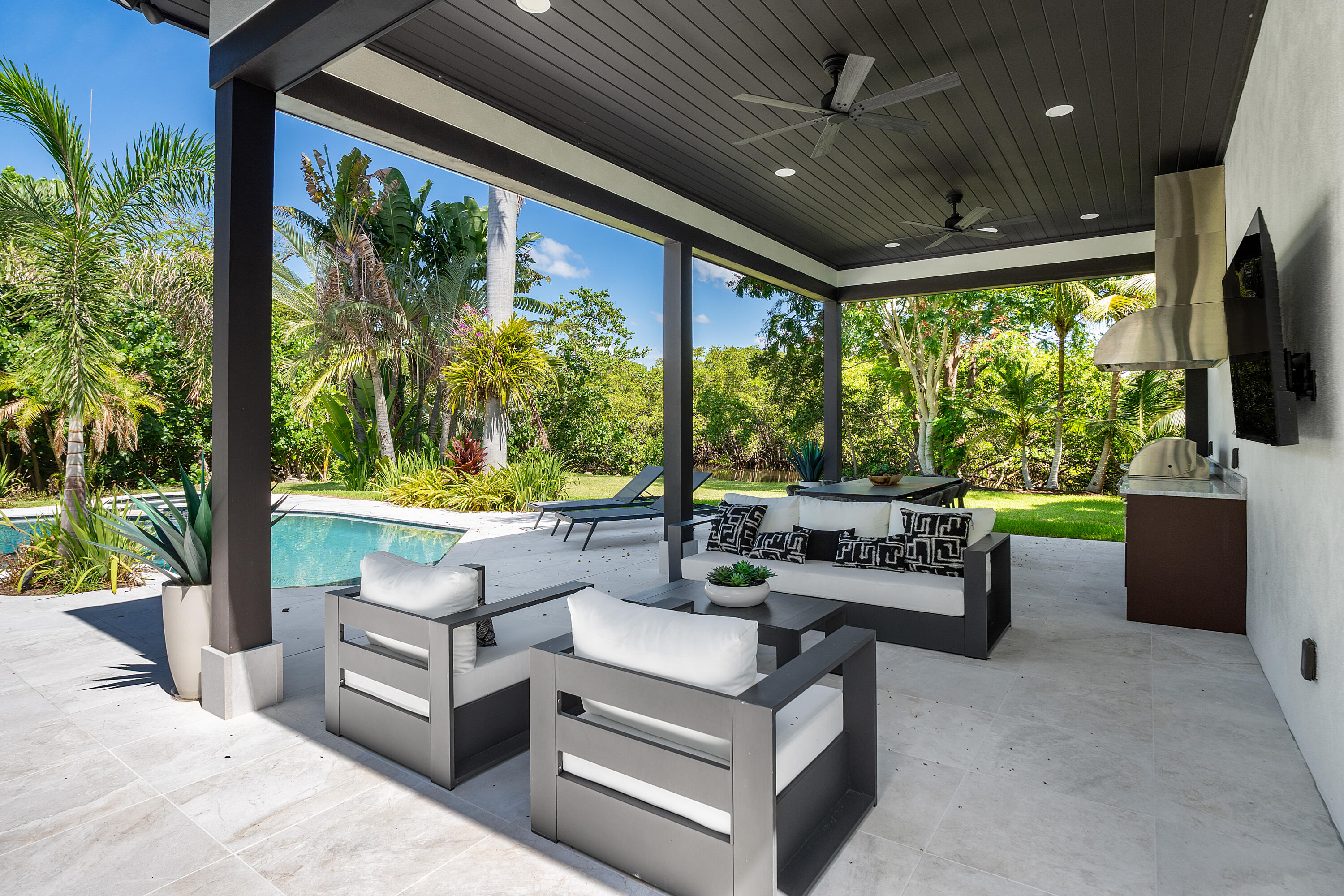 23 COCONUT Lane