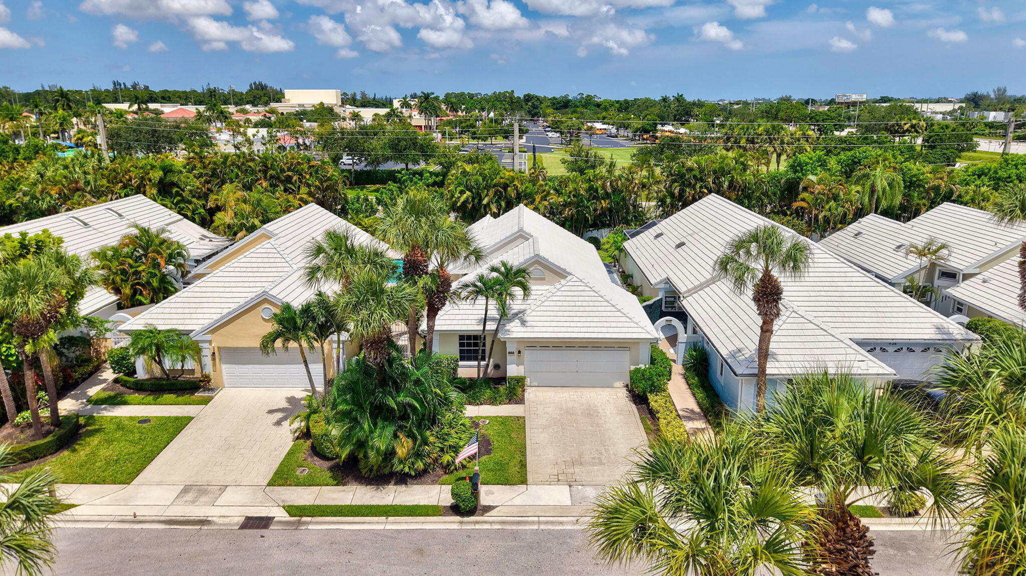 944 Dickens Place