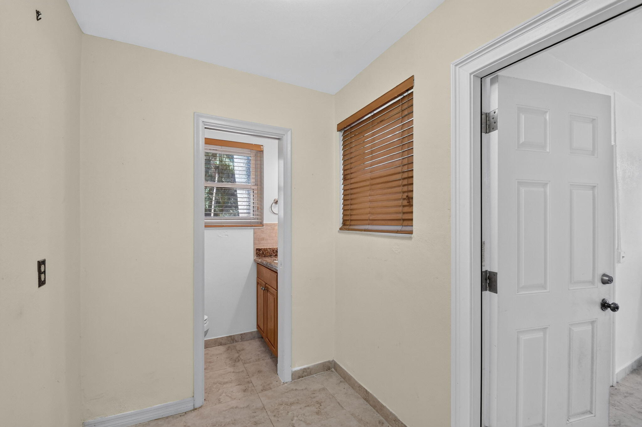 8 Bell Lane