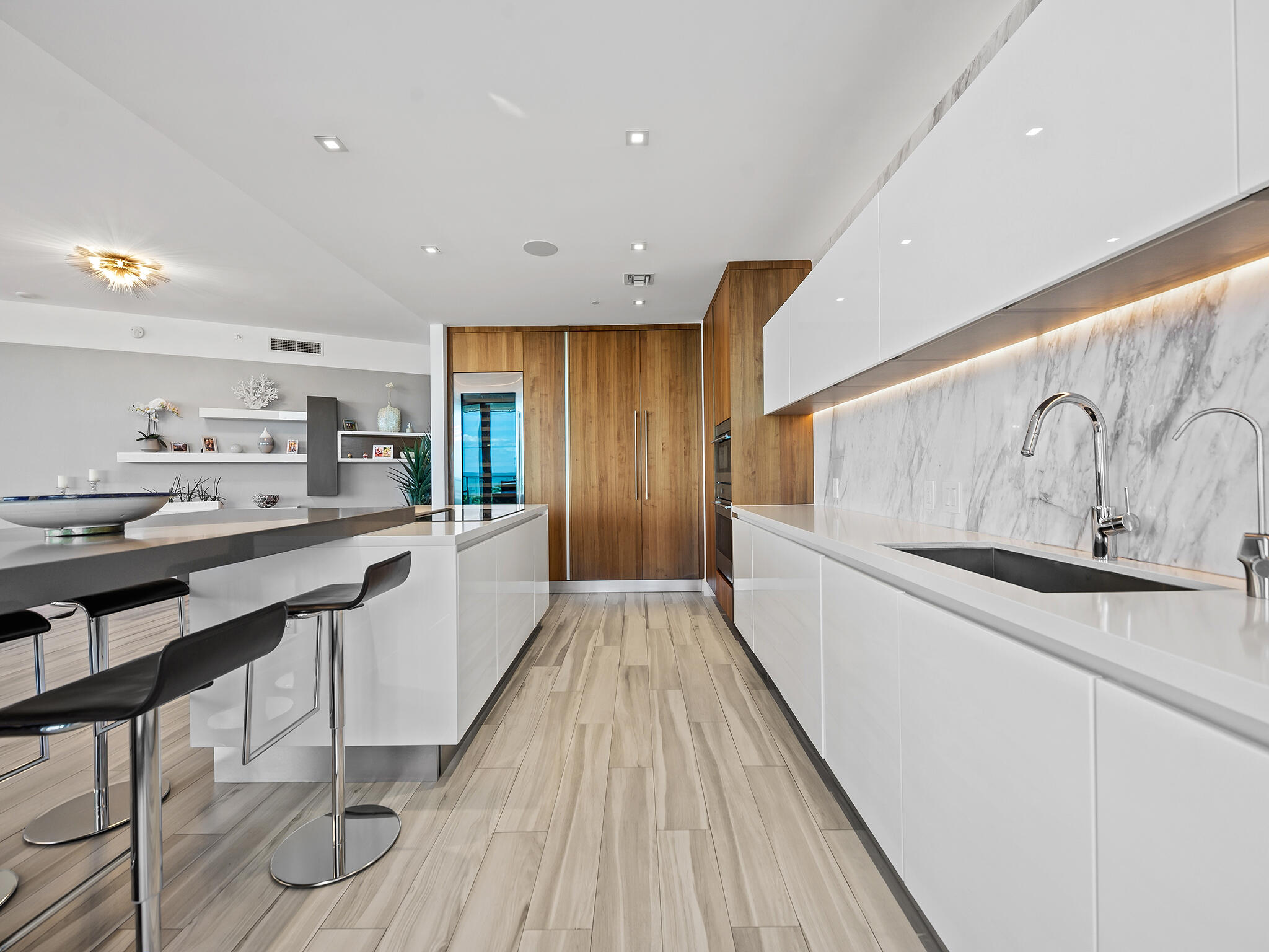 701 N FORT LAUDERDALE BEACH Boulevard Unit: 402