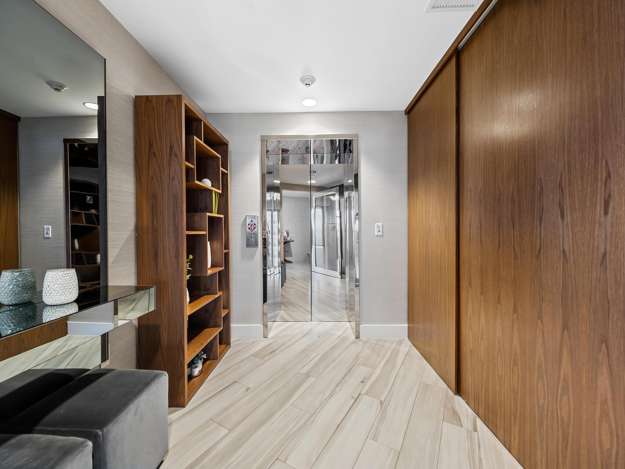 701 N FORT LAUDERDALE BEACH Boulevard Unit: 402