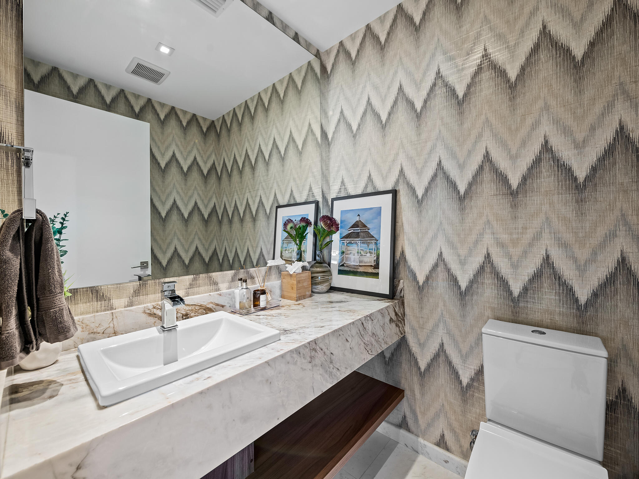 701 N FORT LAUDERDALE BEACH Boulevard Unit: 402