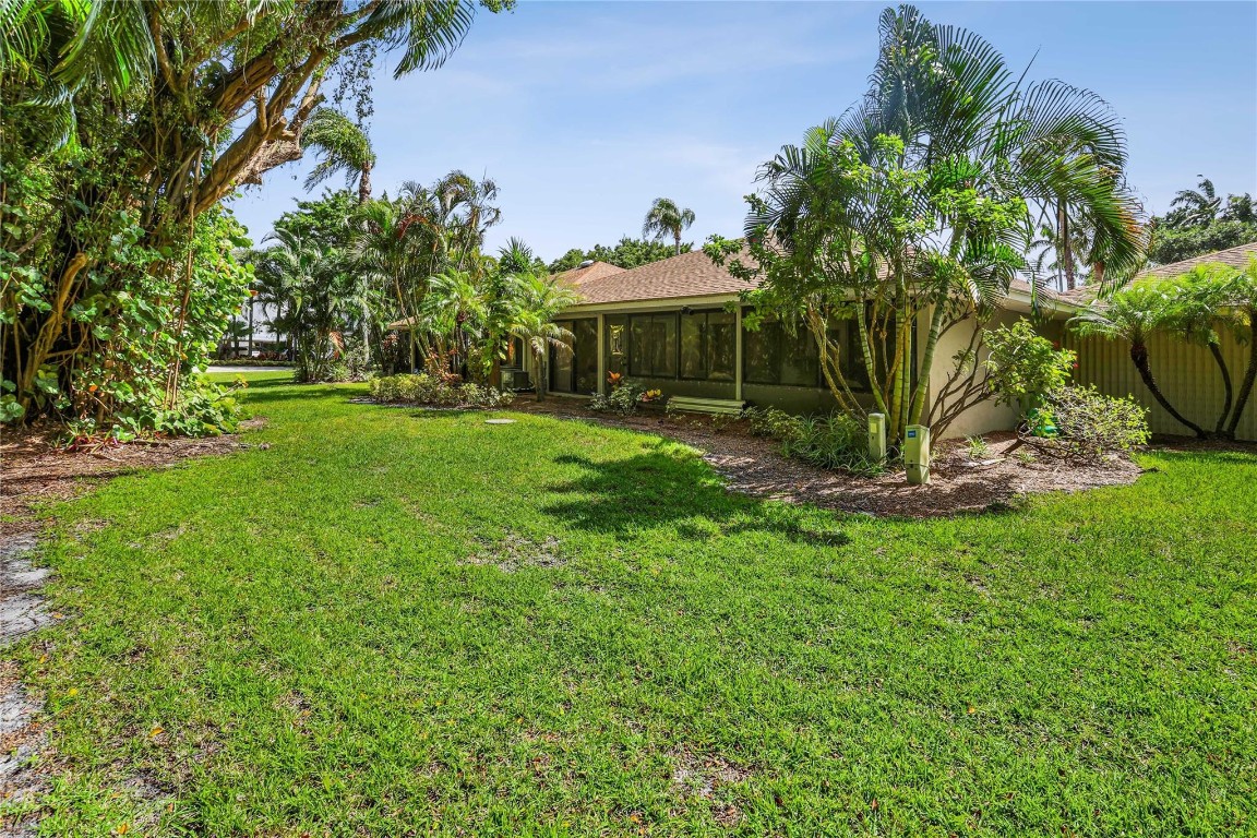 9 S Lakeshore Drive, Hypoluxo