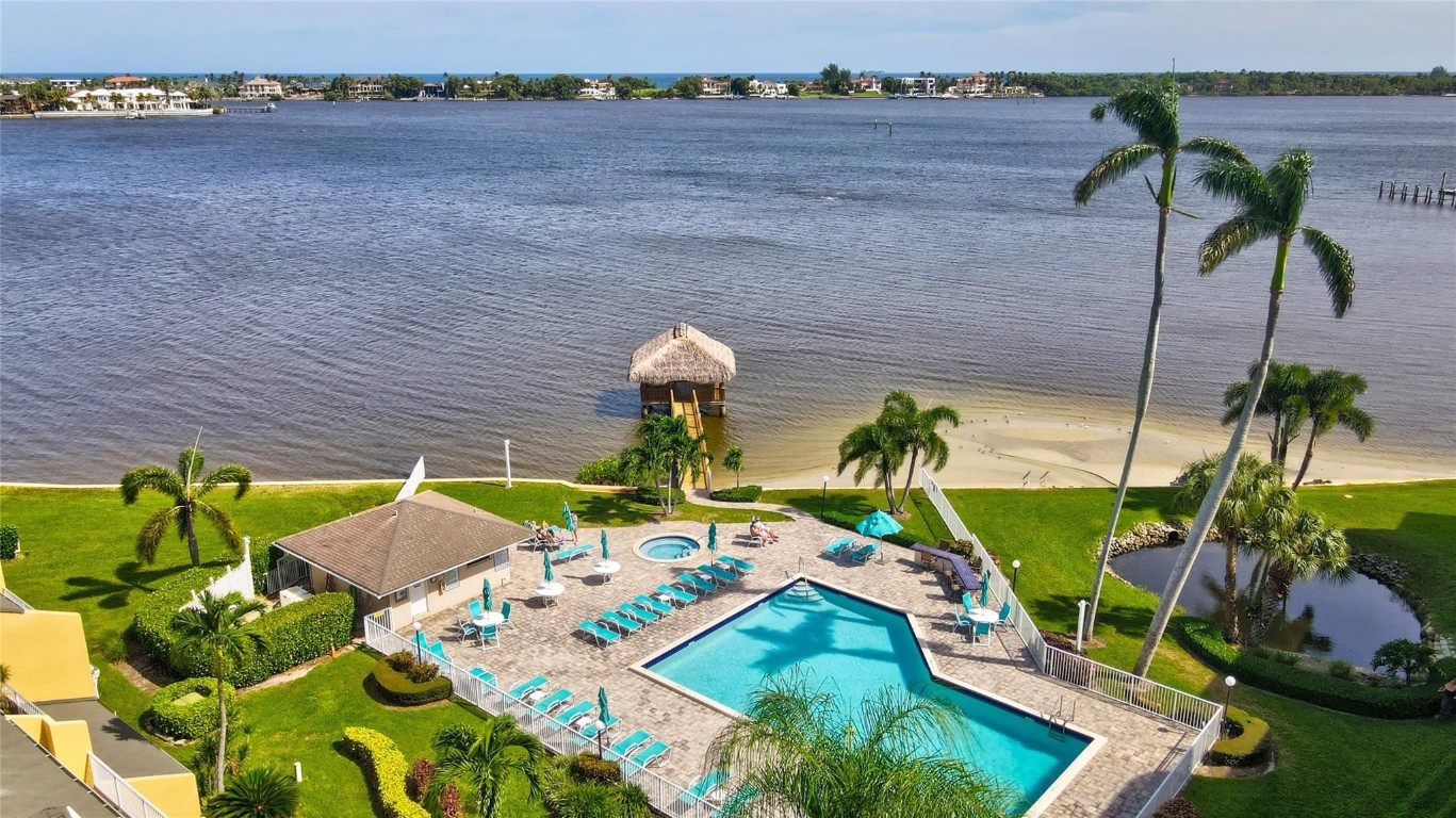 9 S Lakeshore Drive, Hypoluxo