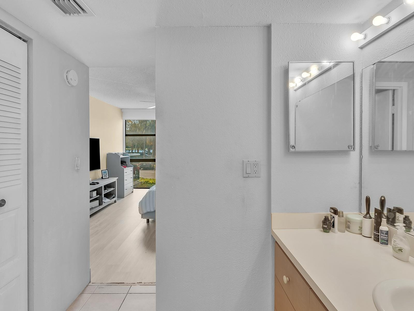 3625 N Country Club Drive 107, Aventura Unit: 107