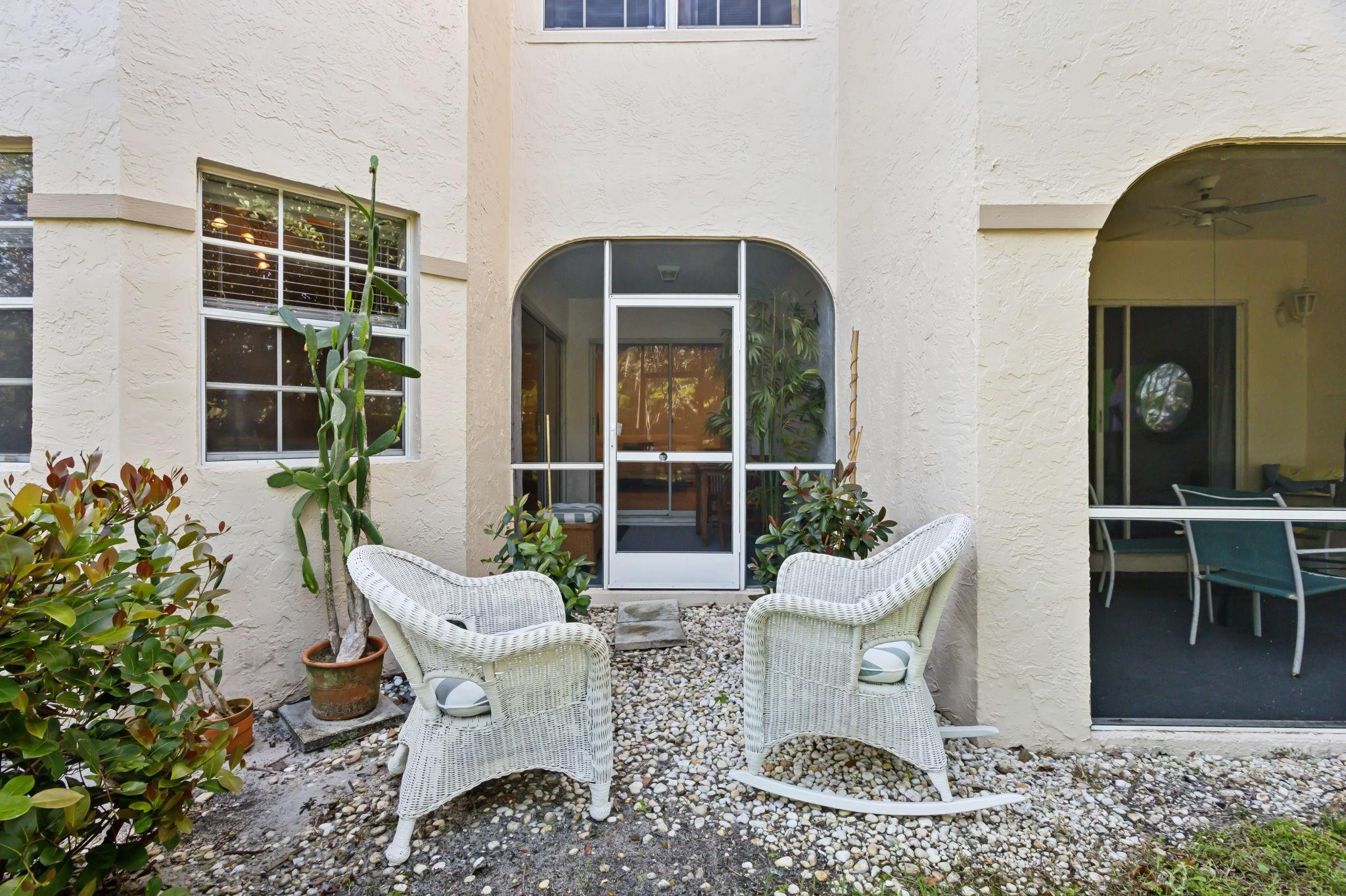 6533 Via Regina, Boca Raton