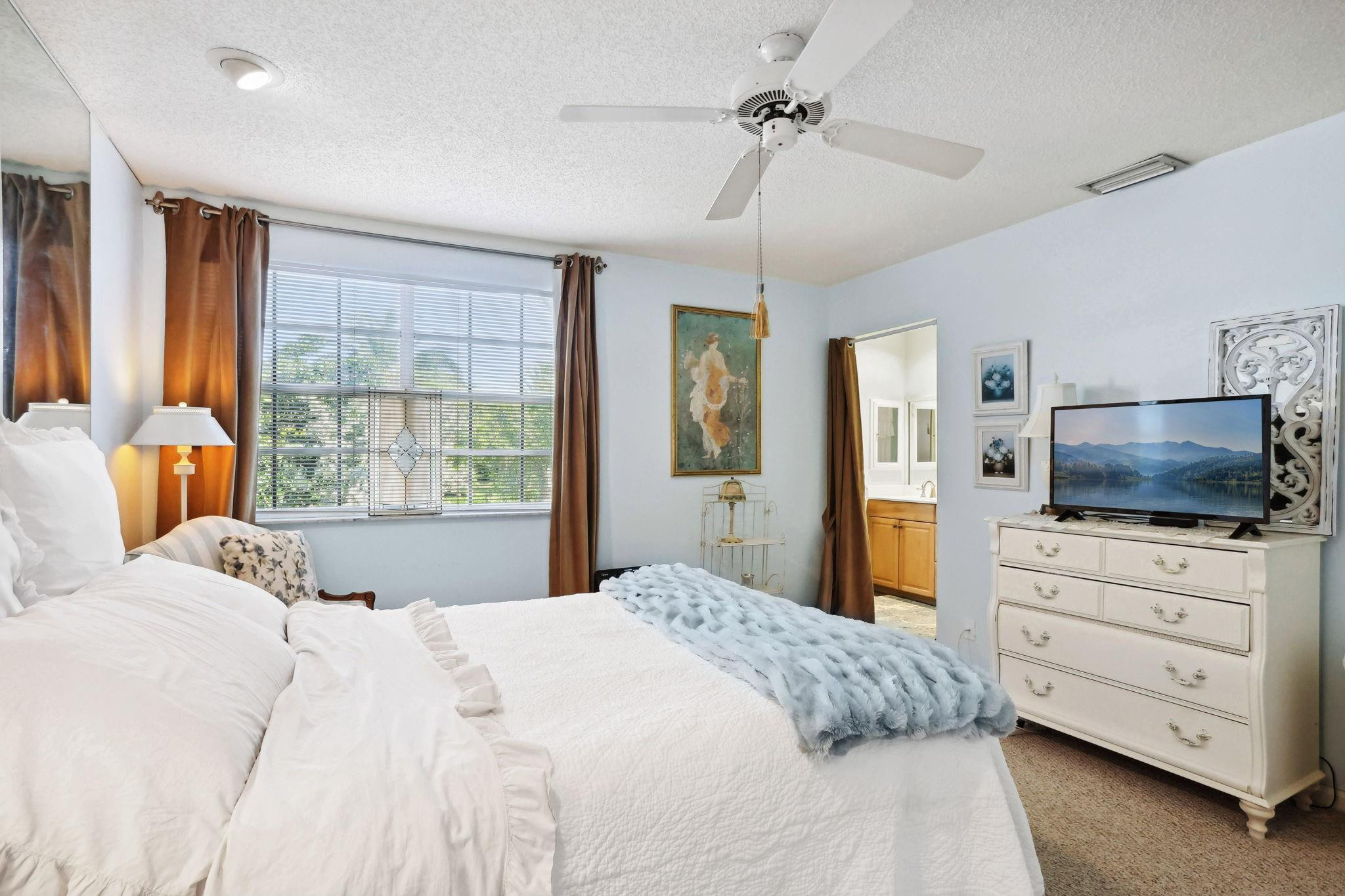 6533 Via Regina, Boca Raton