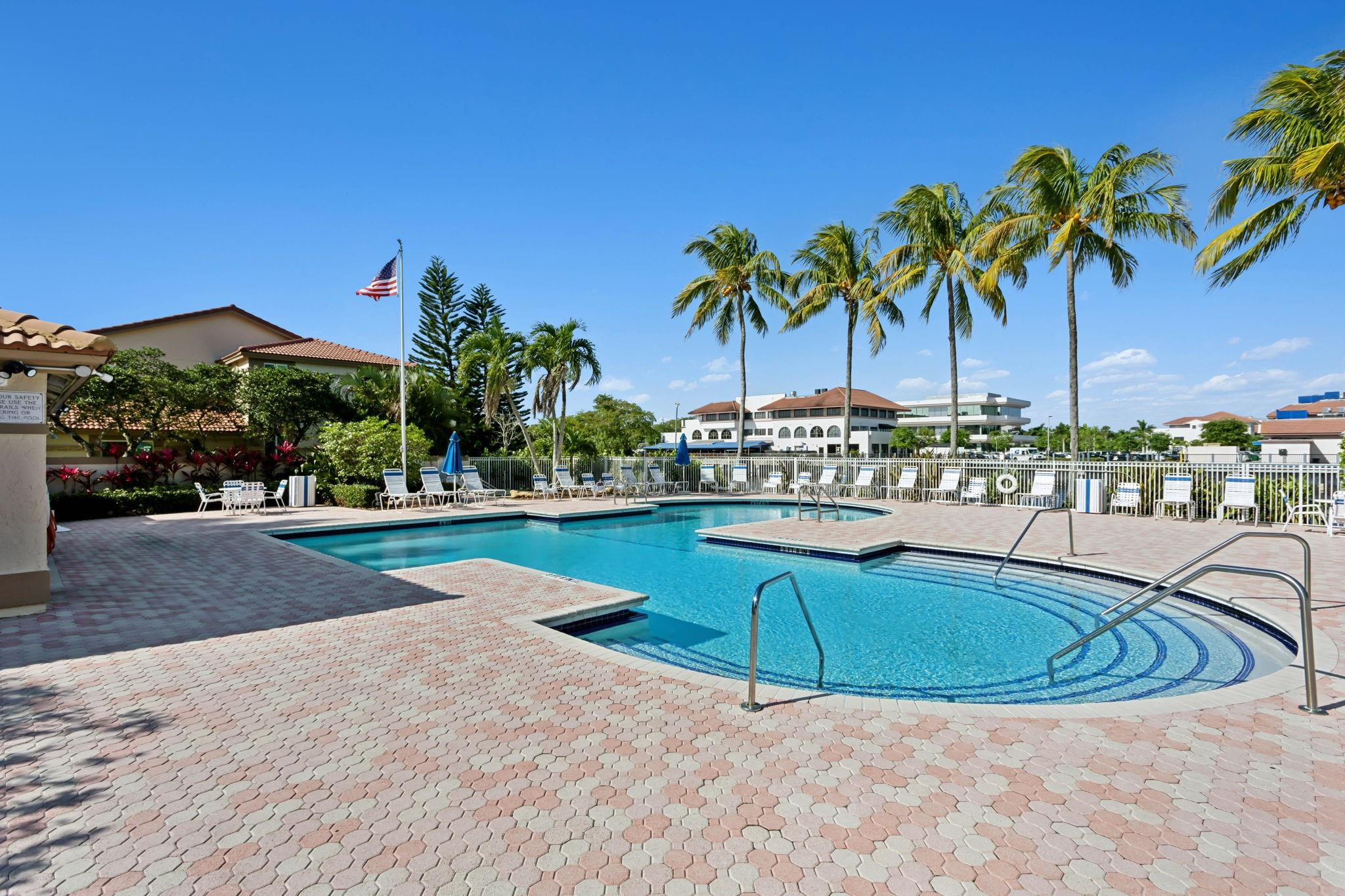 6533 Via Regina, Boca Raton