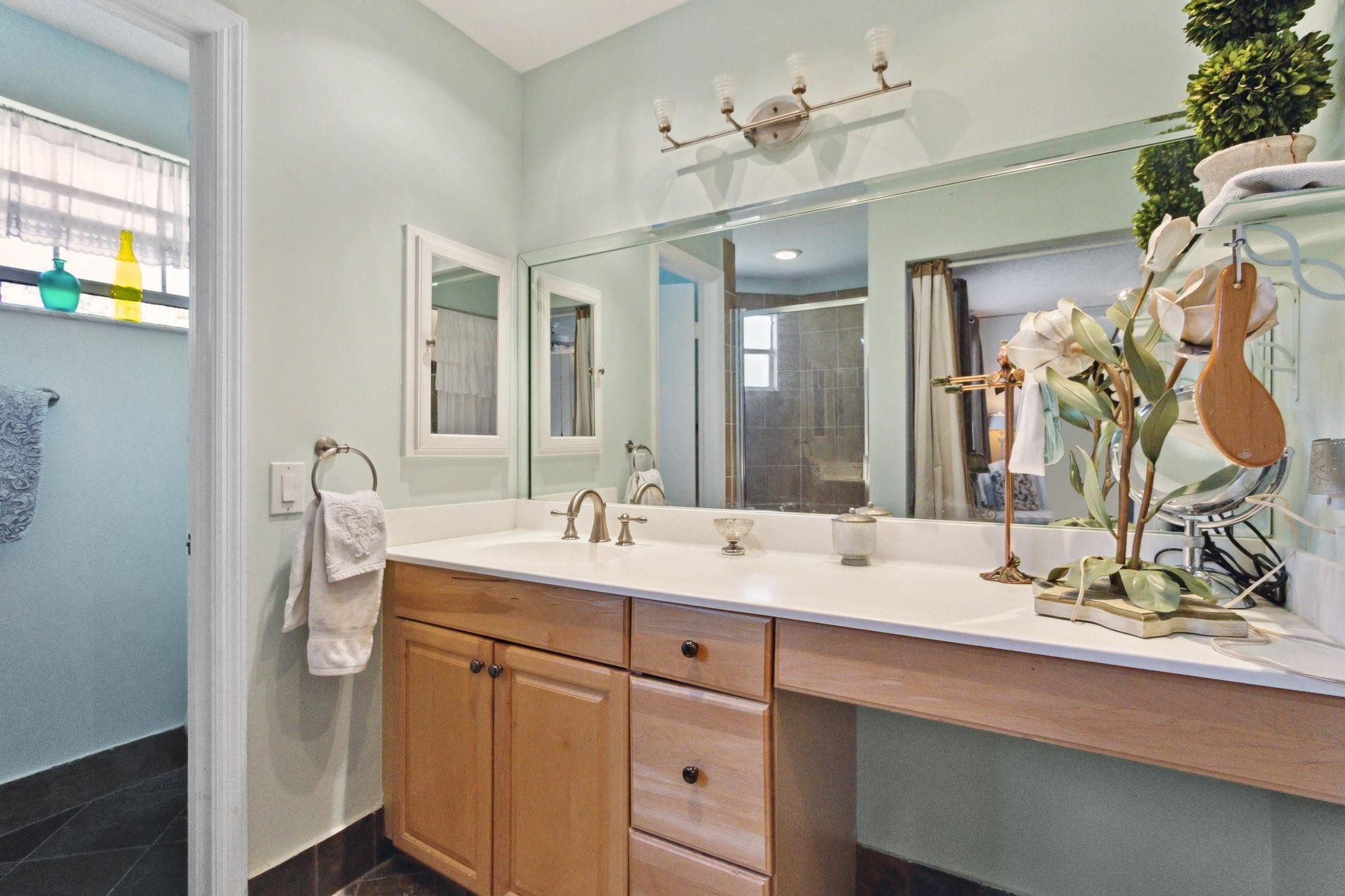 6533 Via Regina, Boca Raton