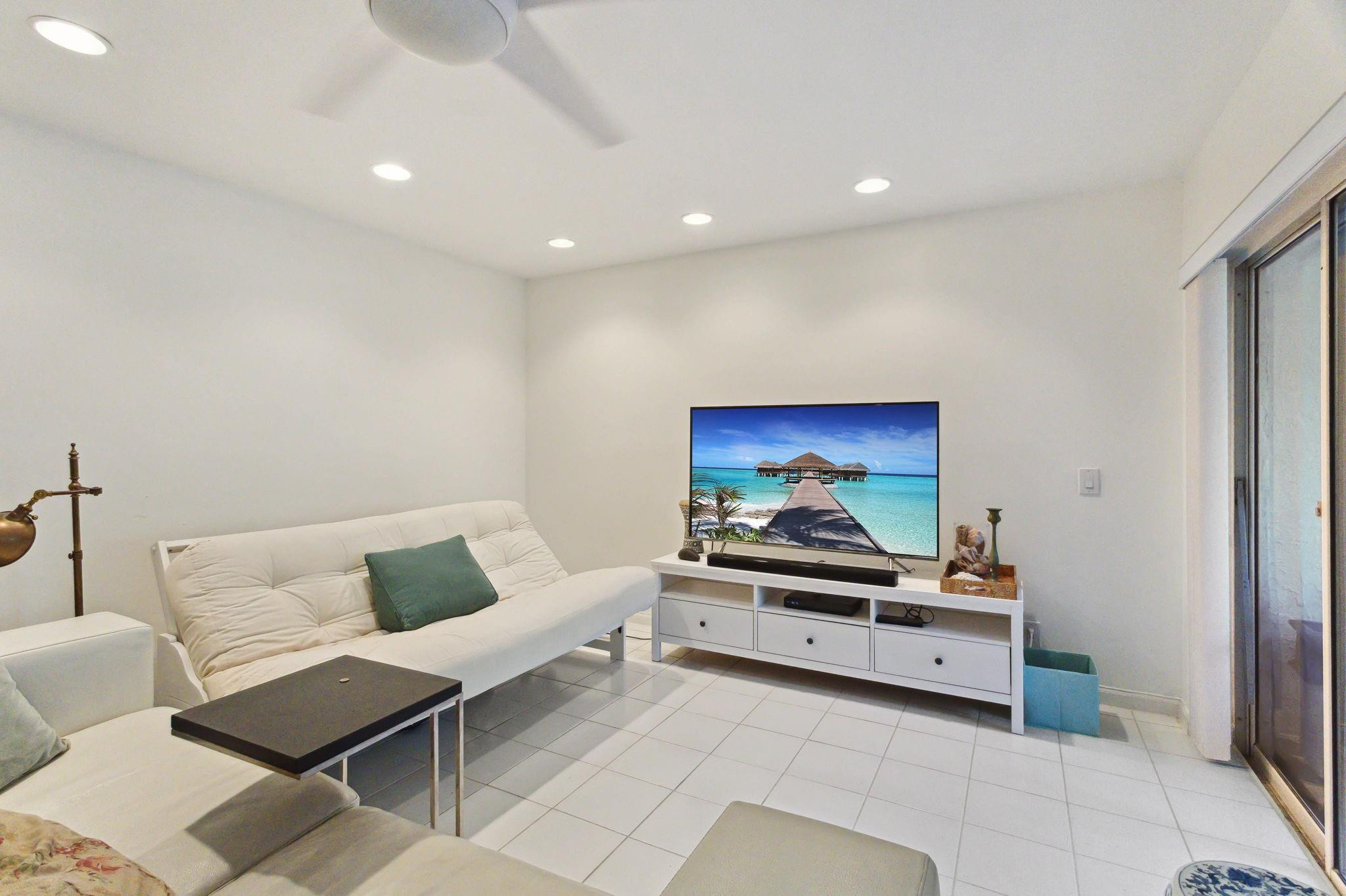 6533 Via Regina, Boca Raton