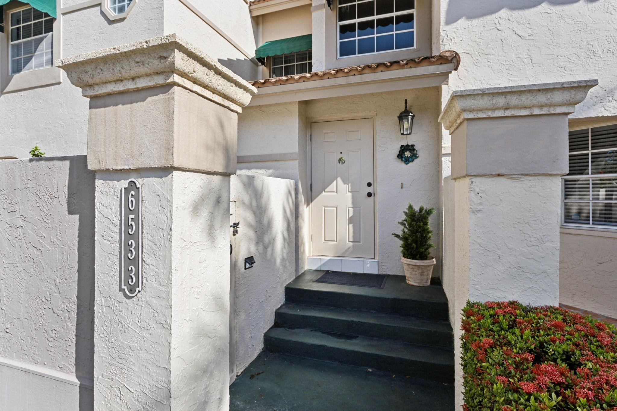 6533 Via Regina, Boca Raton