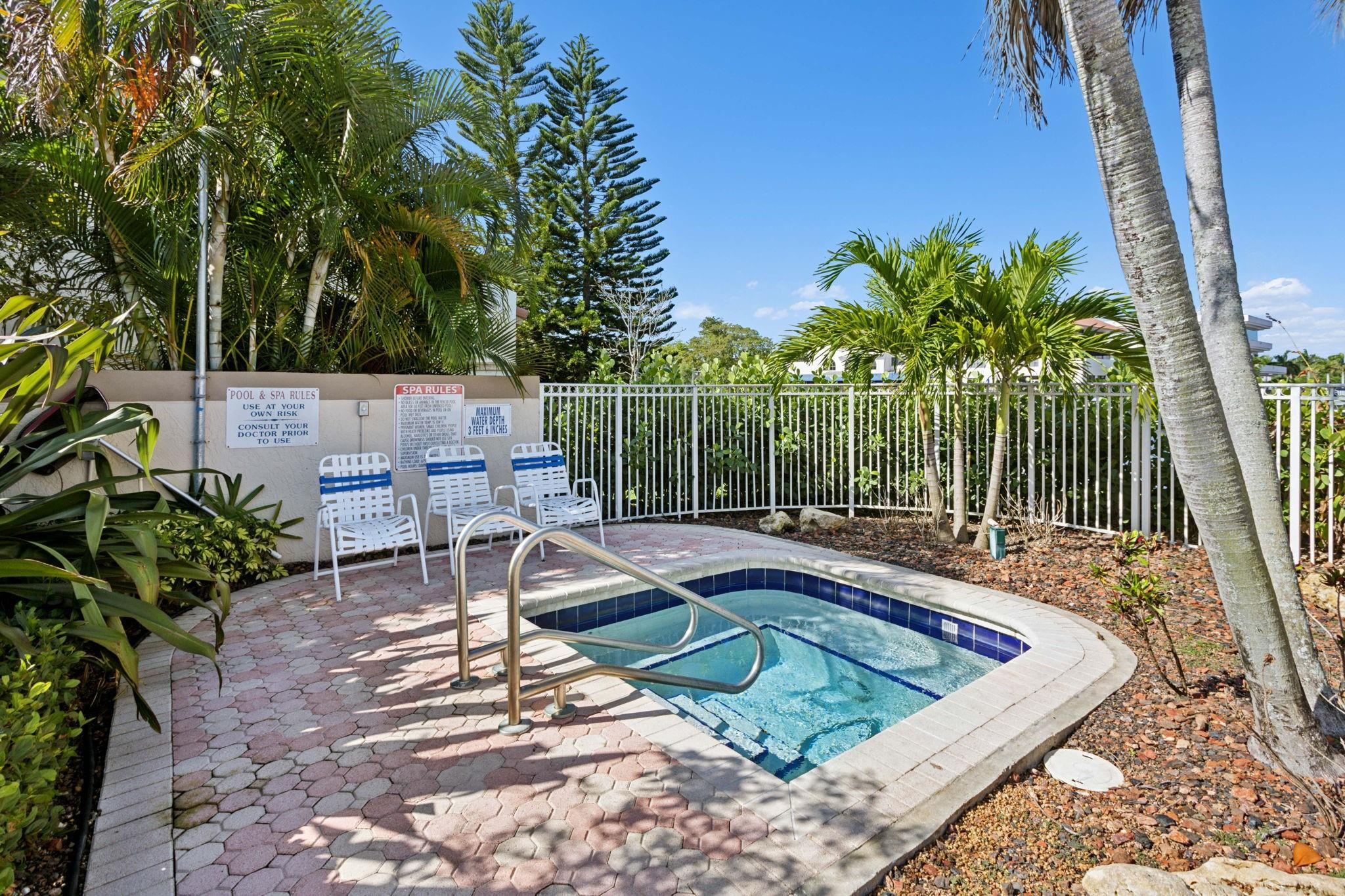 6533 Via Regina, Boca Raton