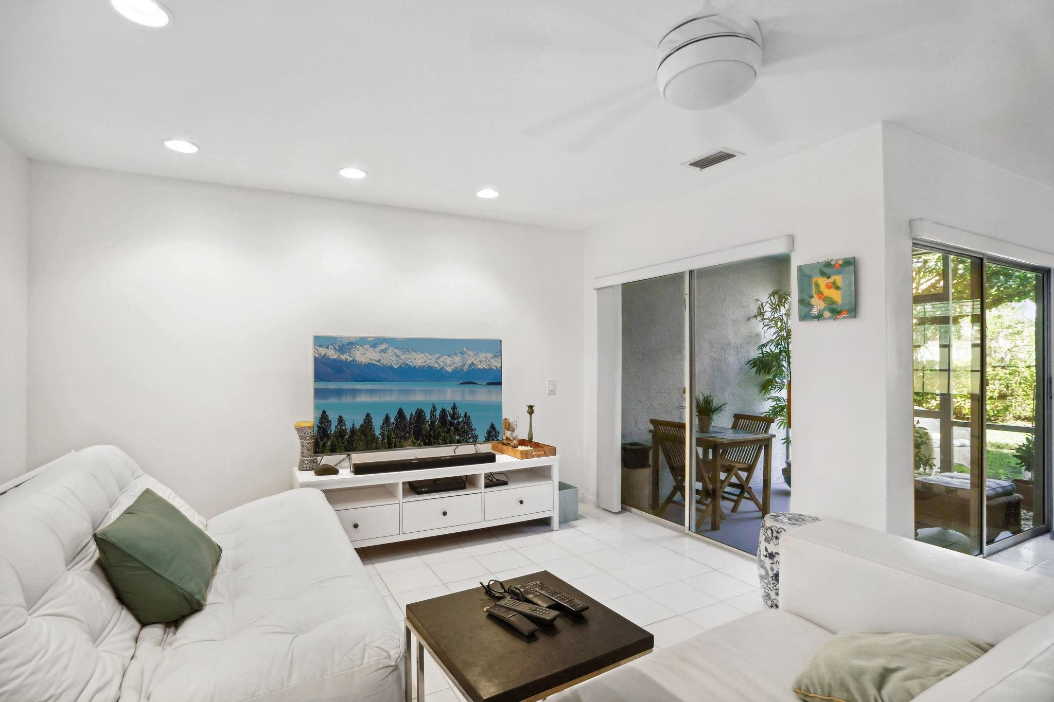 6533 Via Regina, Boca Raton