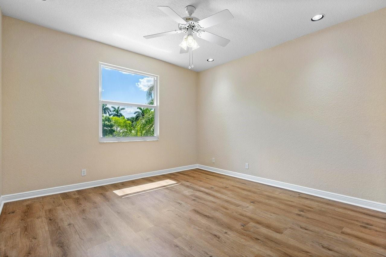 4923 NW 110th Way, Coral Springs