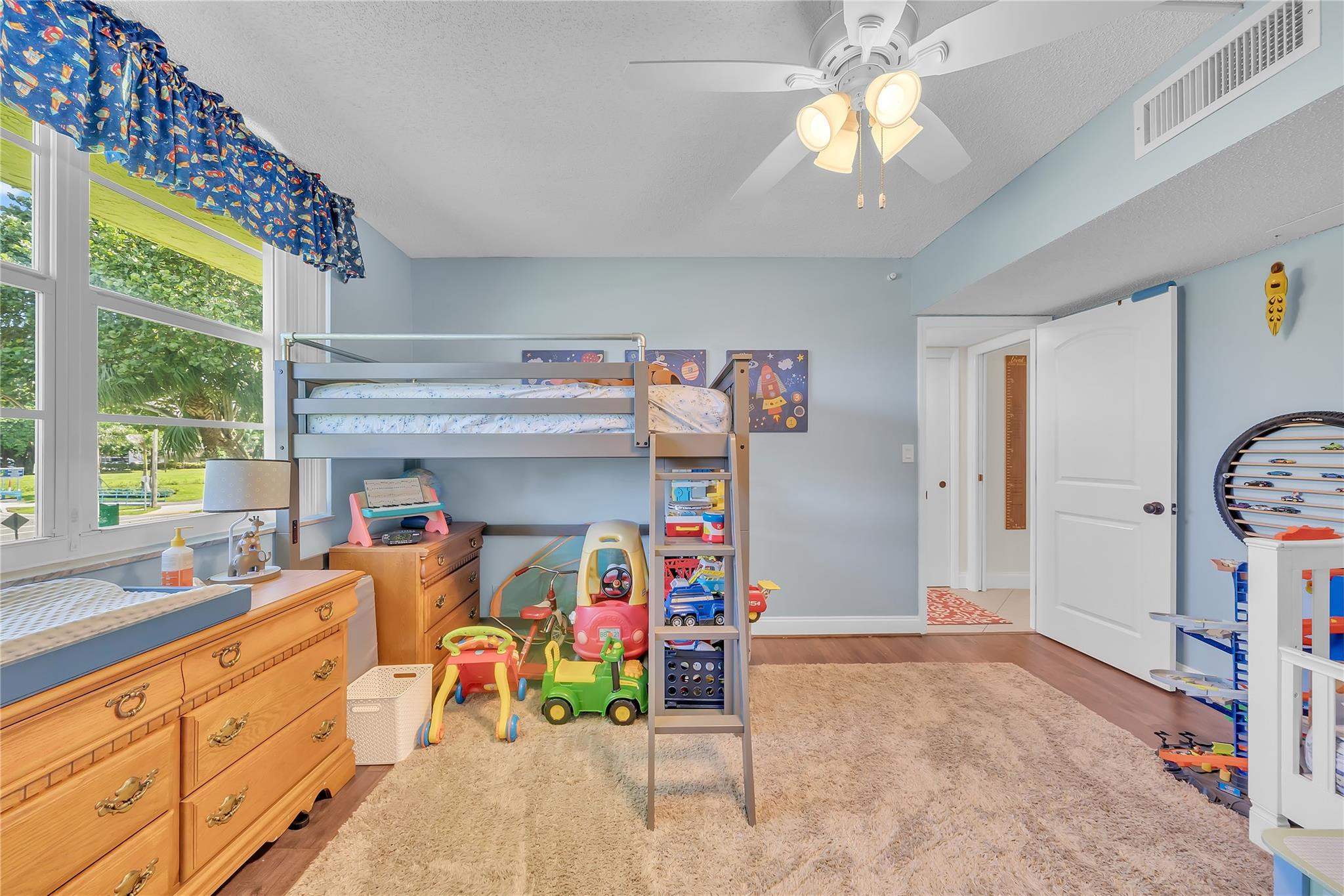 550 Oaks Lane 201, Pompano Beach Unit: 201