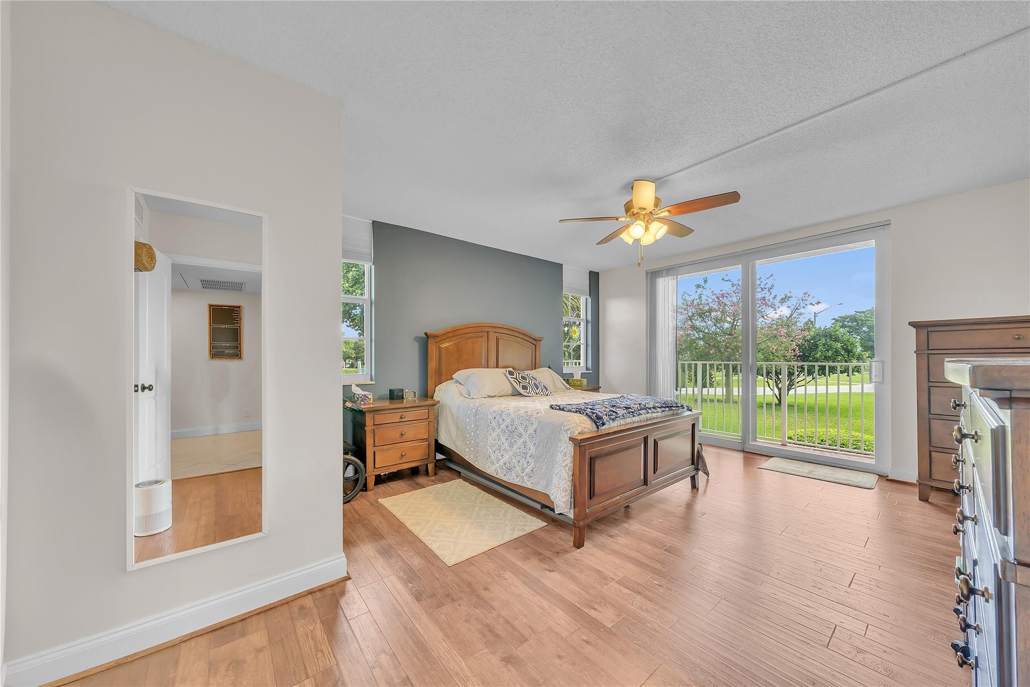 550 Oaks Lane 201, Pompano Beach Unit: 201