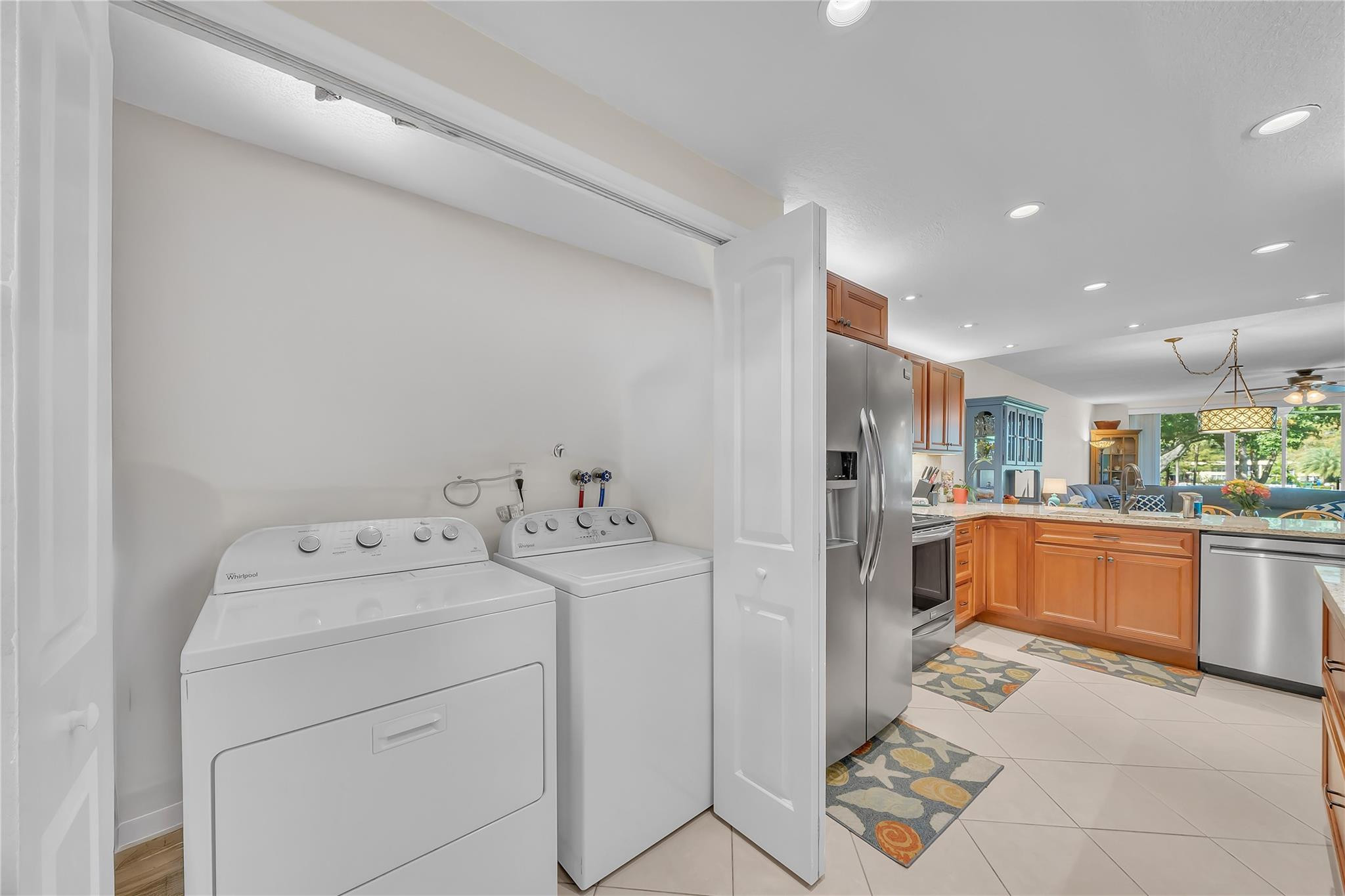 550 Oaks Lane 201, Pompano Beach Unit: 201