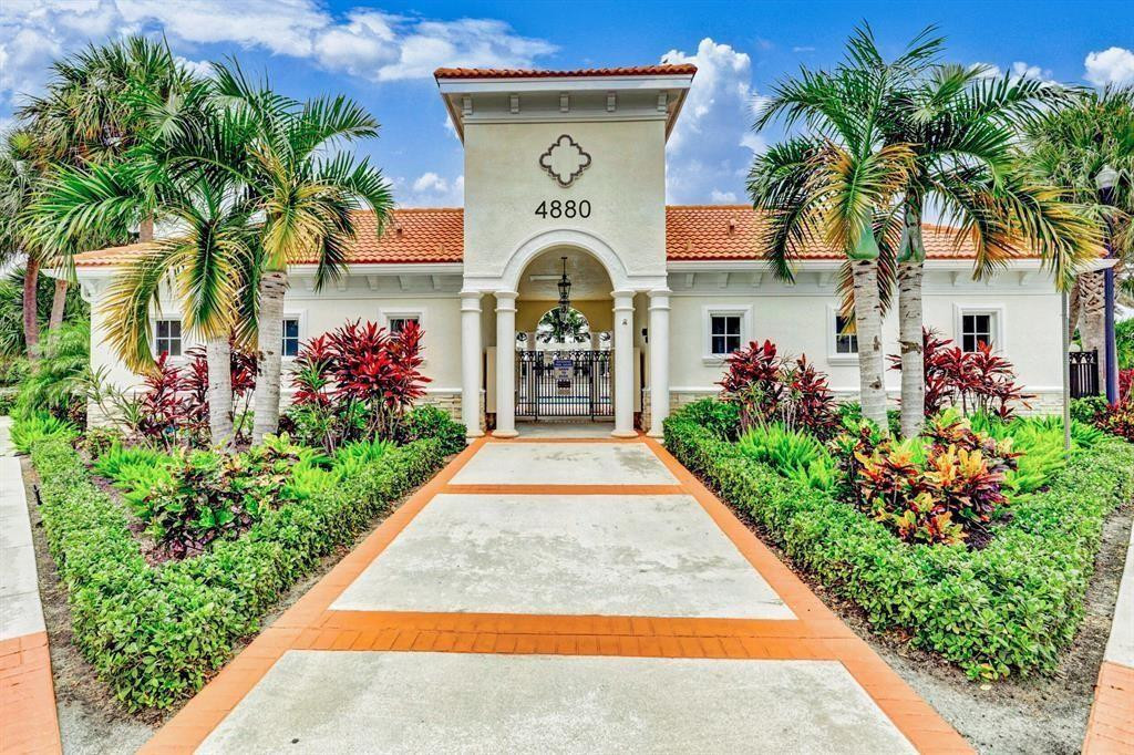 5010 Dulce Court, Palm Beach Gardens