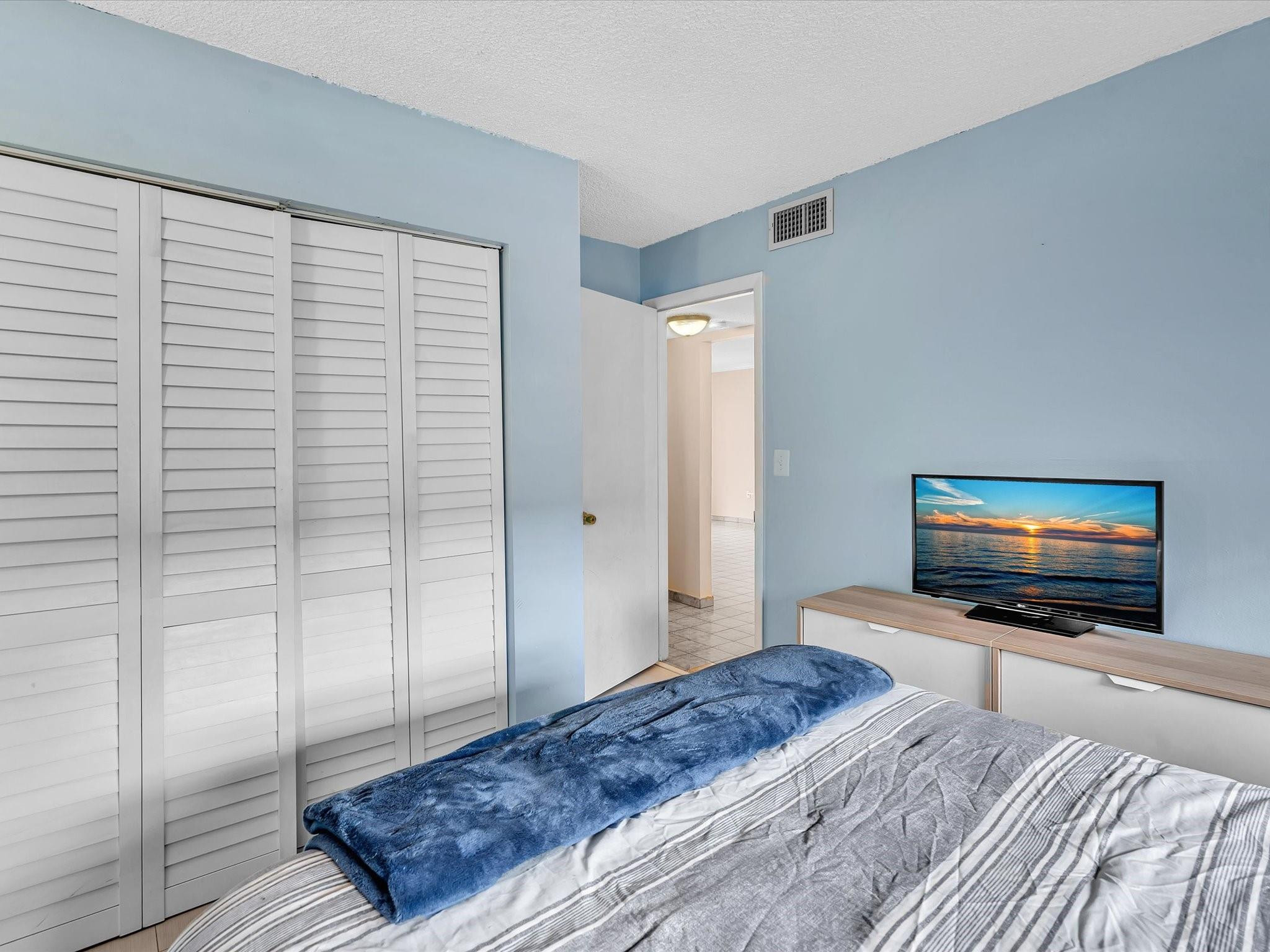 1075 W 68th St 203