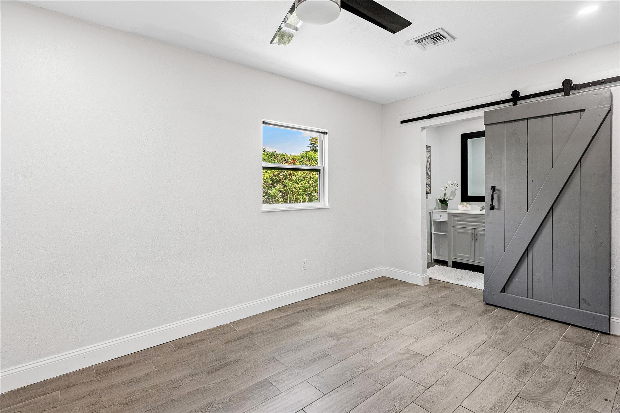 8257 Cedar Hollow Ln