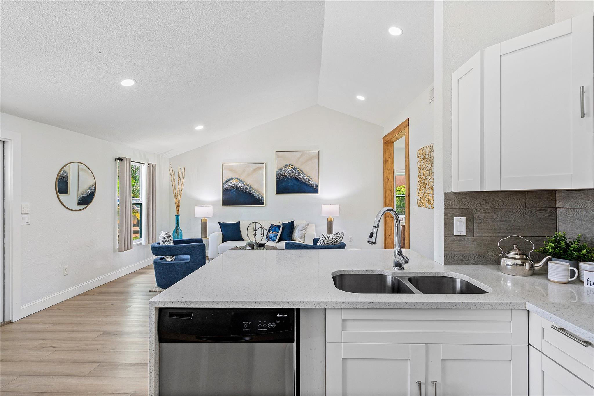 8257 Cedar Hollow Ln