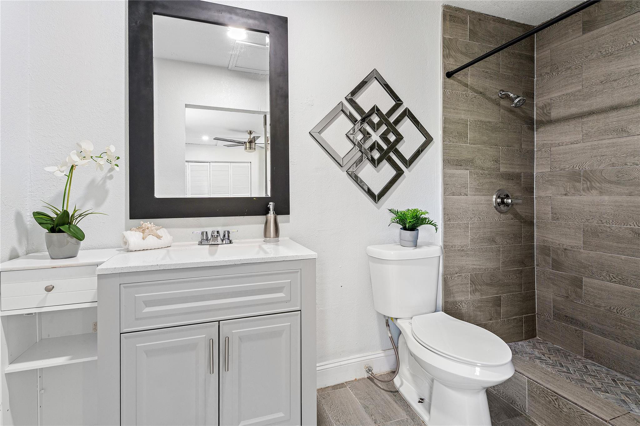 8257 Cedar Hollow Ln