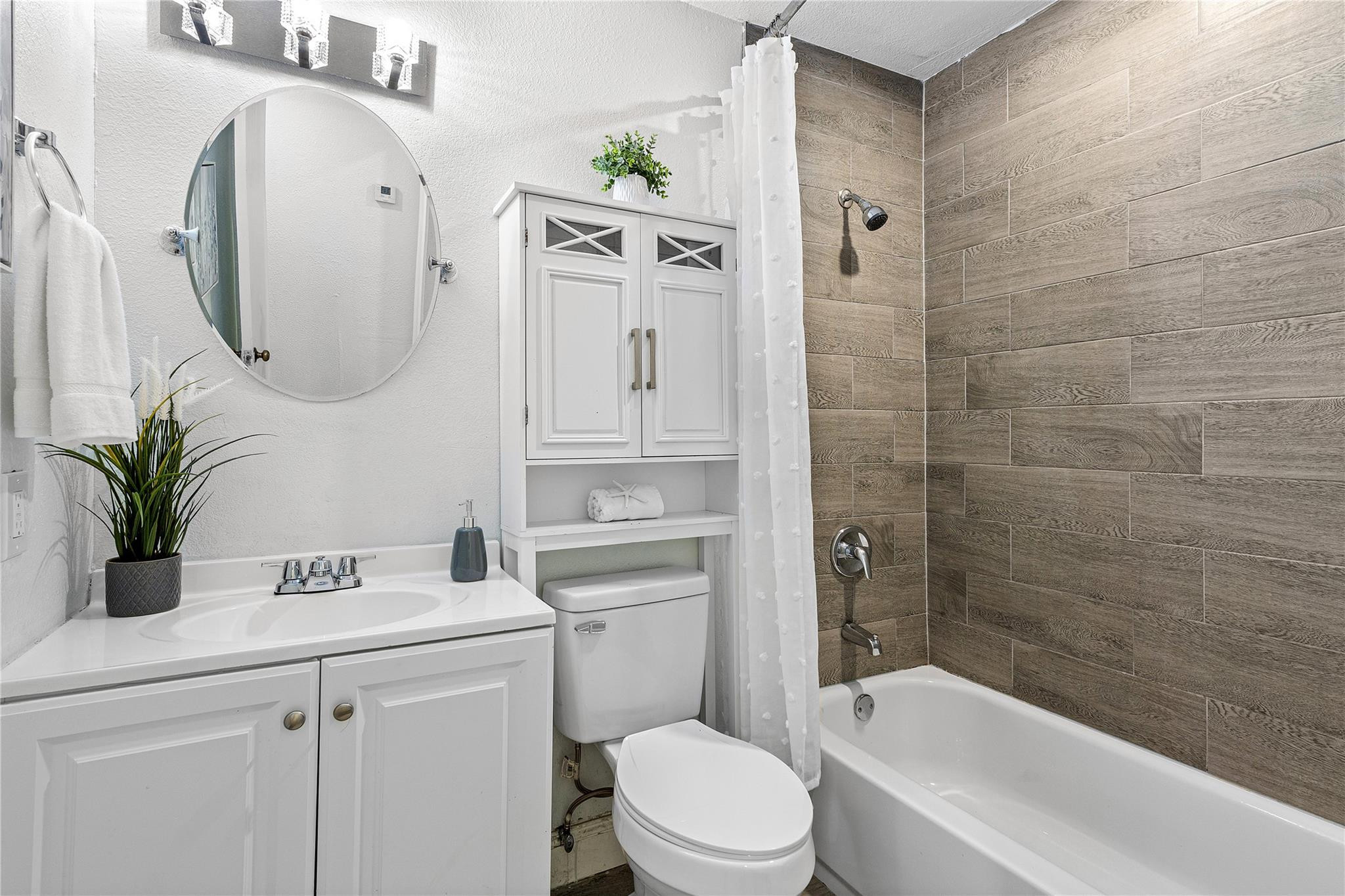 8257 Cedar Hollow Ln