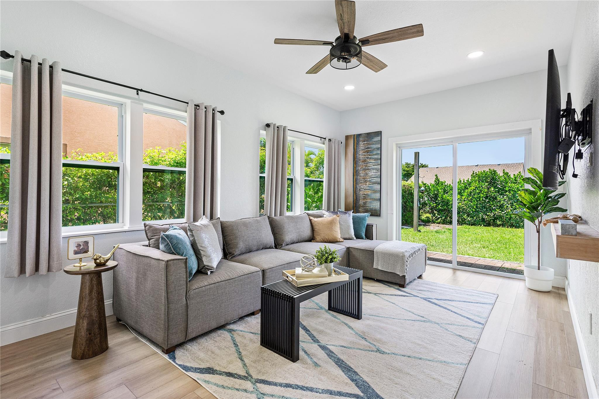 8257 Cedar Hollow Ln