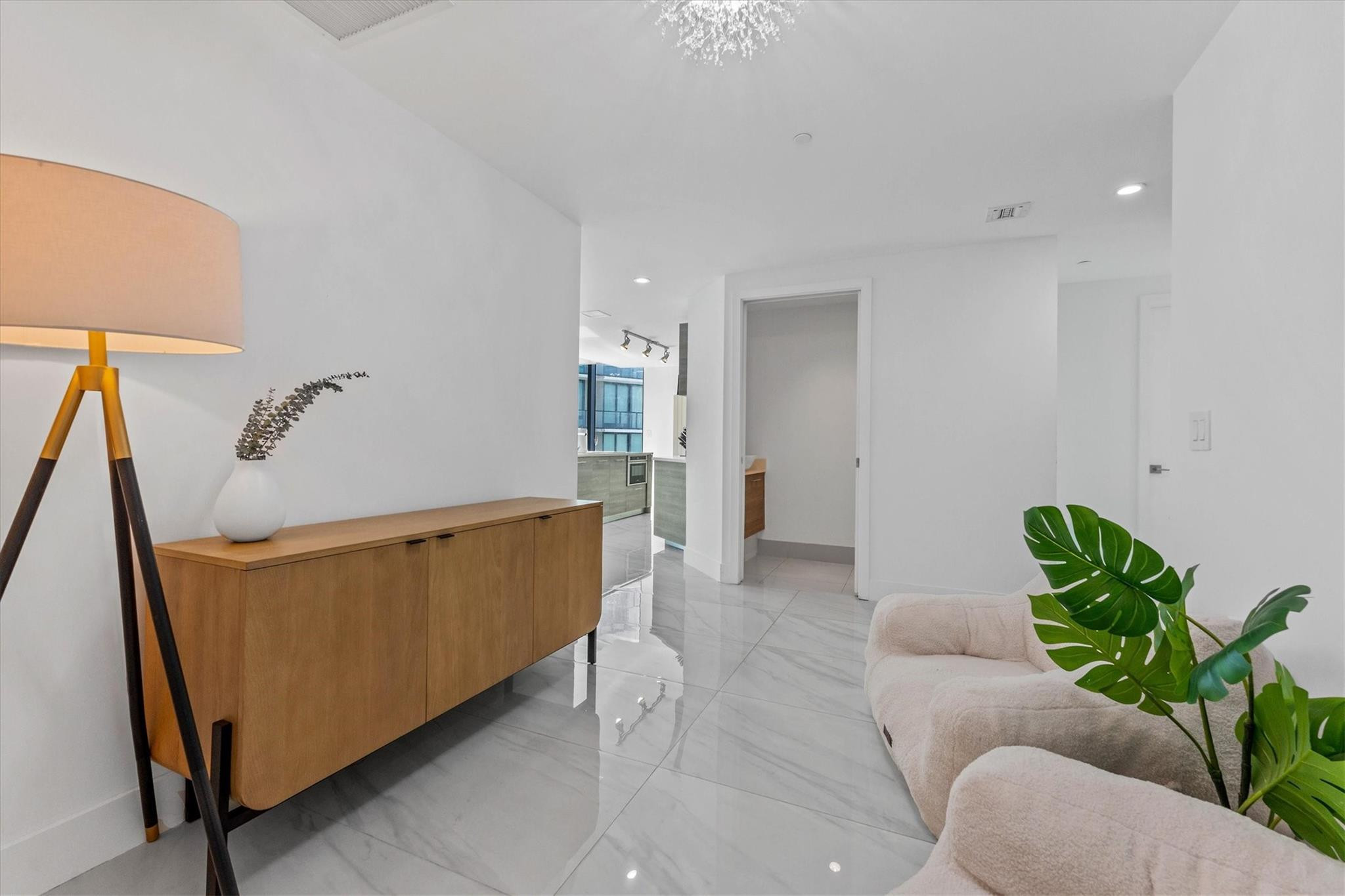 650 NE 32nd Street 4501