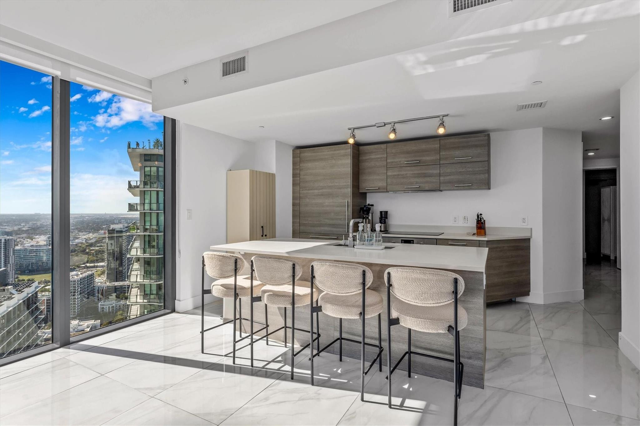 650 NE 32nd Street 4501