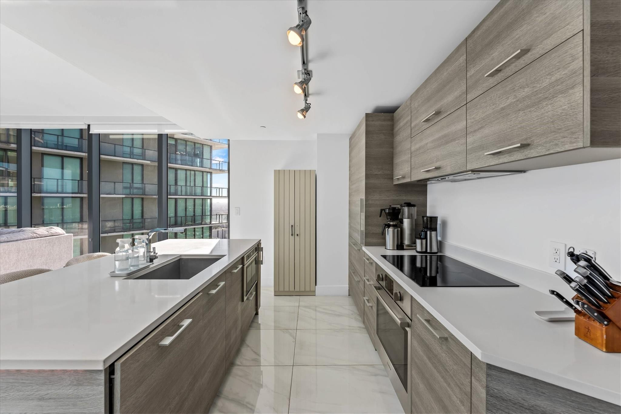 650 NE 32nd Street 4501