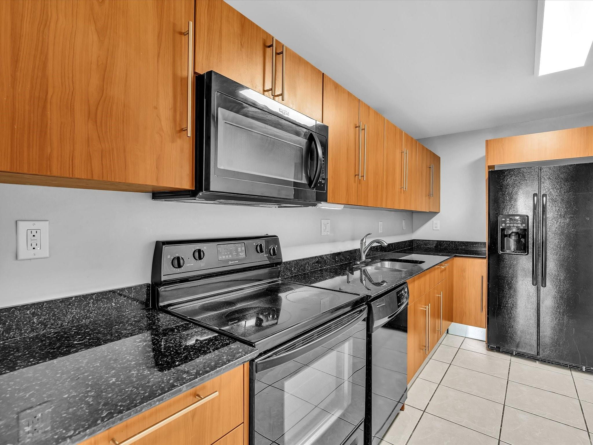 3001 S Ocean Dr 943